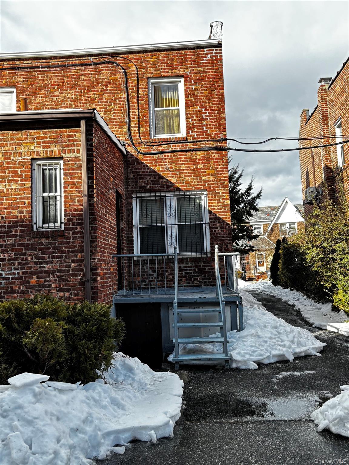 #3 photo, 85-32 68th Avenue, कुईंस Rego Park , NY 11374