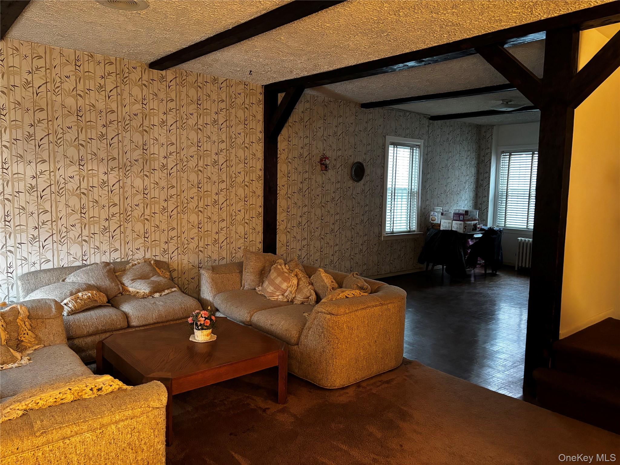 #5 photo, 85-32 68th Avenue, कुईंस Rego Park , NY 11374