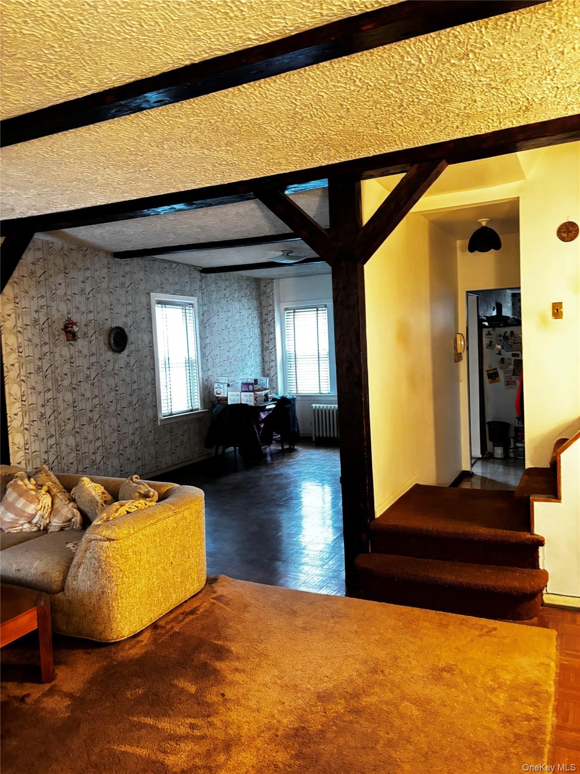 #7 photo, 85-32 68th Avenue, कुईंस Rego Park , NY 11374