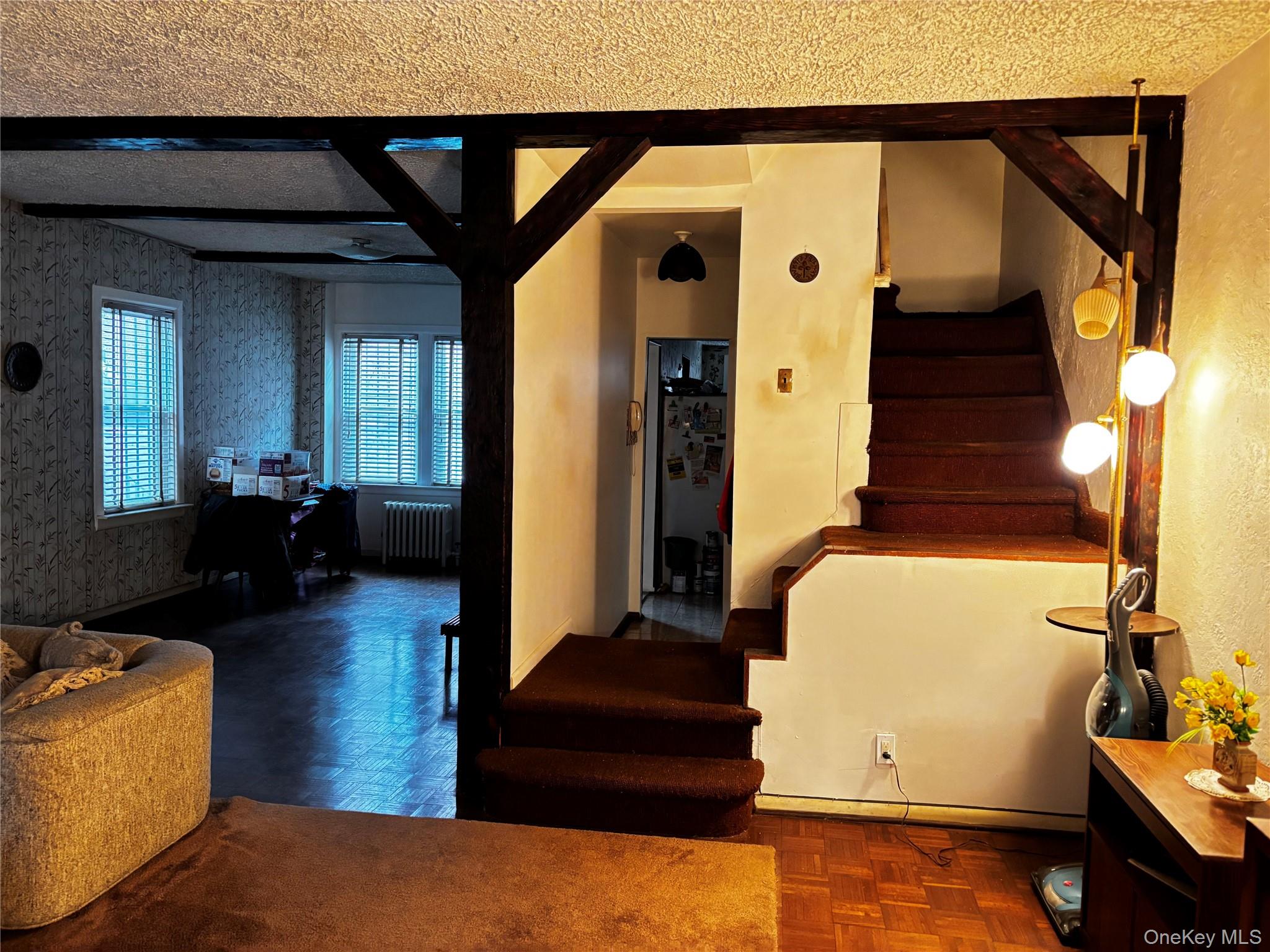 #8 photo, 85-32 68th Avenue, कुईंस Rego Park , NY 11374