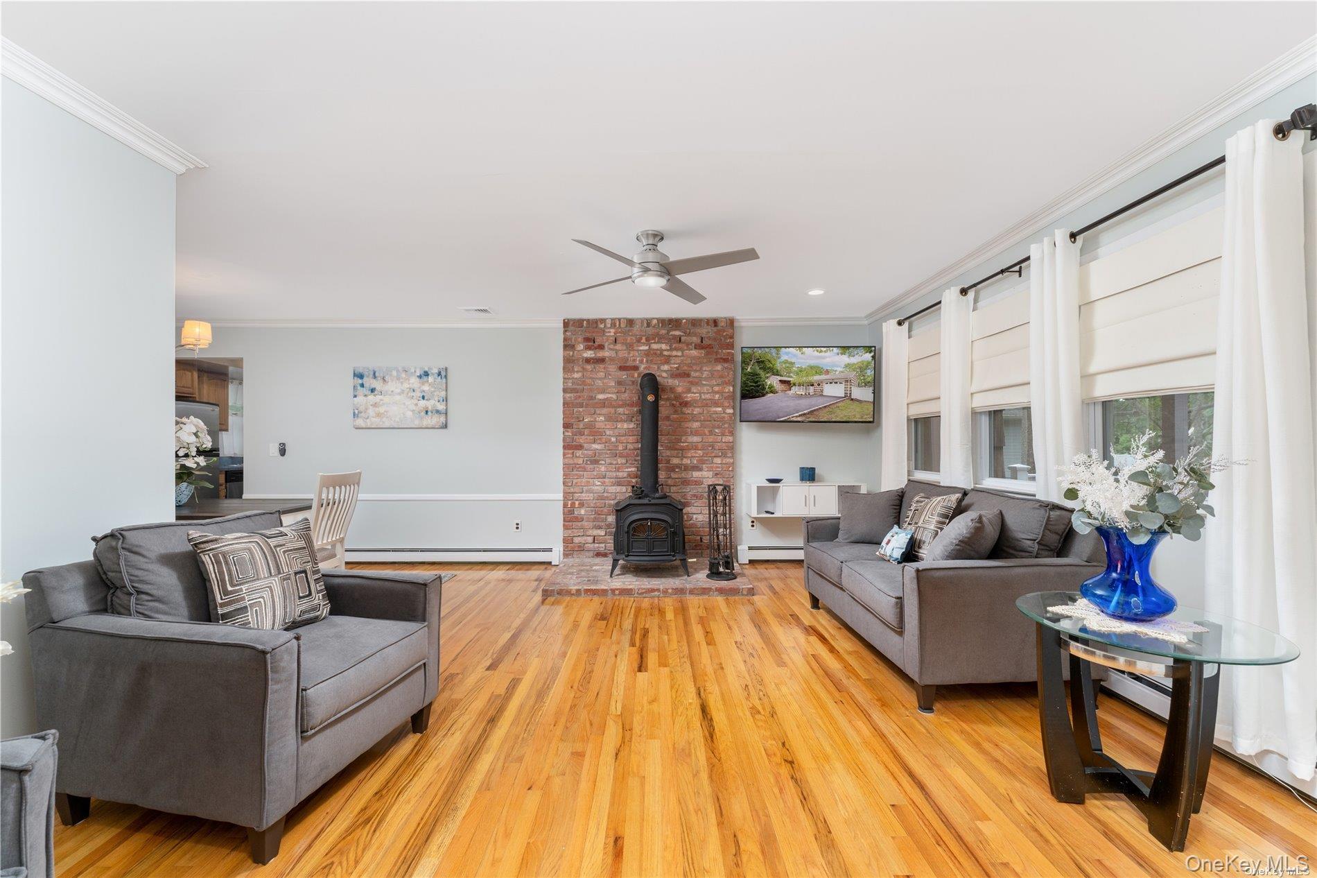 #16 photo, 8 Wakeman Court, מחוז סאפוק Hampton Bays , NY 11946