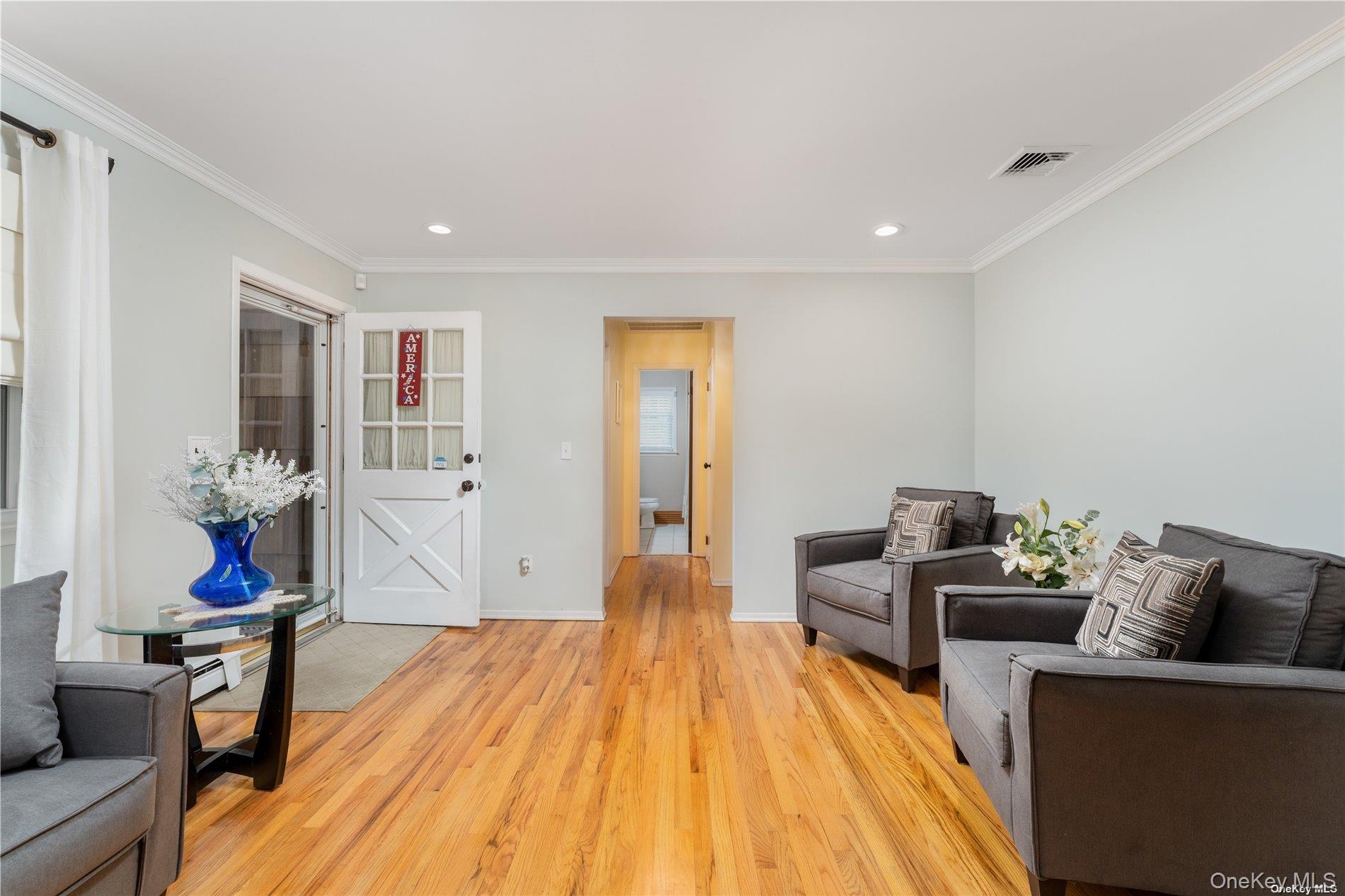 #17 photo, 8 Wakeman Court, מחוז סאפוק Hampton Bays , NY 11946