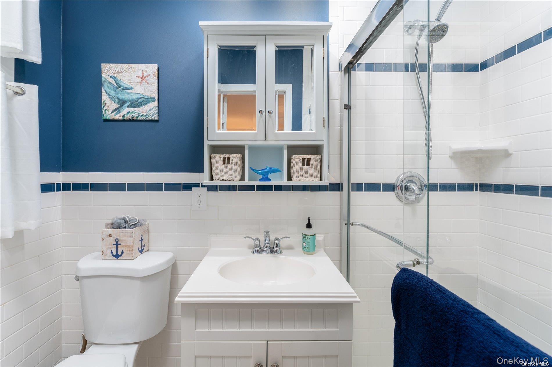 #4 photo, 8 Wakeman Court, מחוז סאפוק Hampton Bays , NY 11946