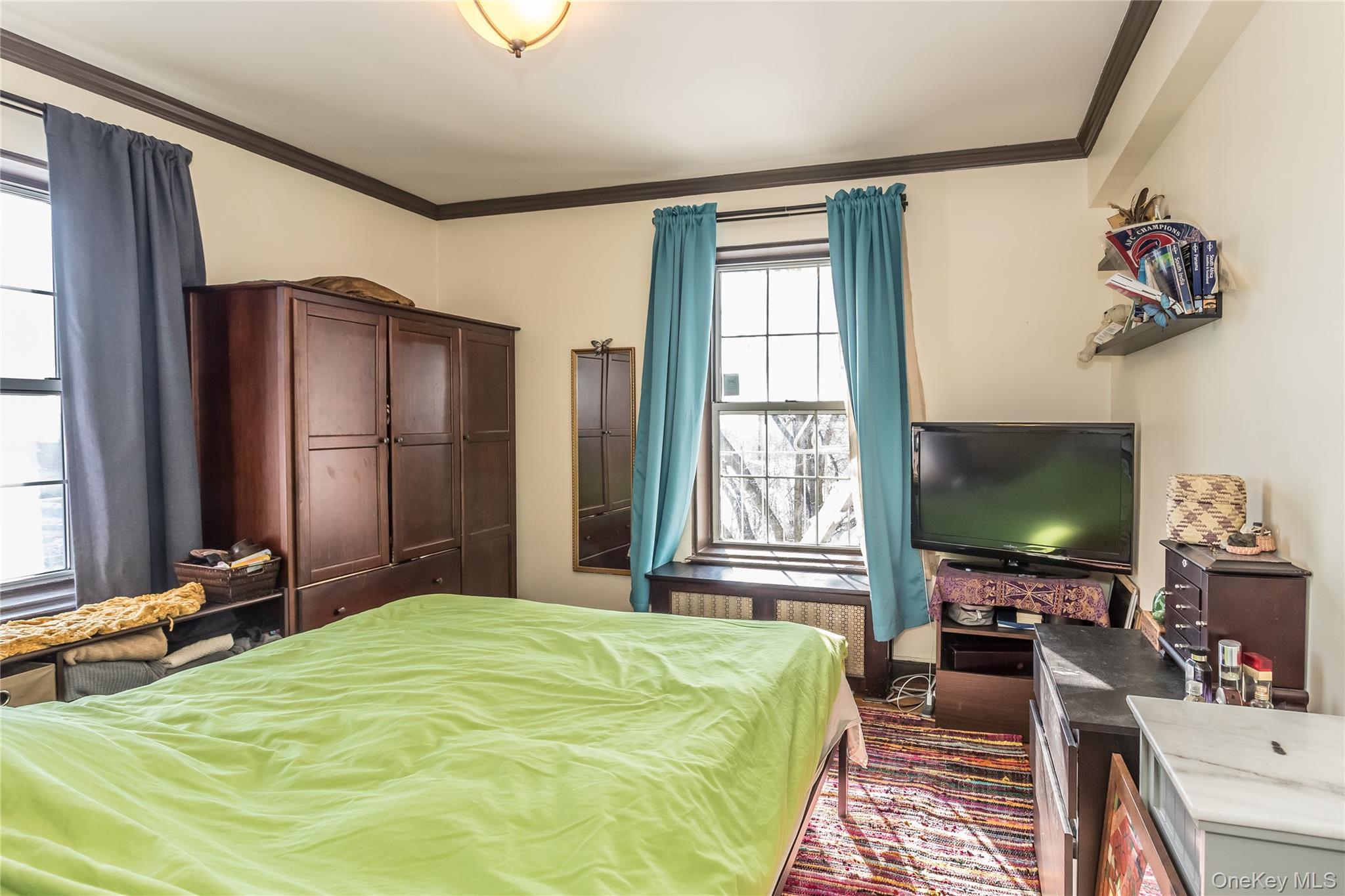 #12 photo, 56-05 31 Avenue, Woodside , NY 11377