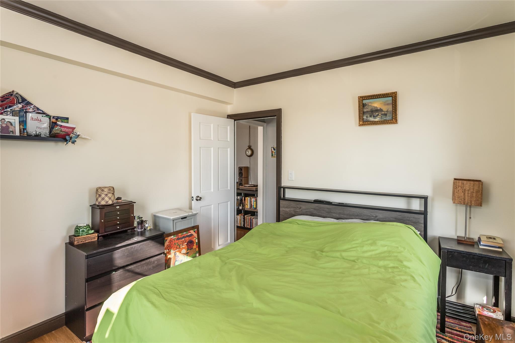 #13 photo, 56-05 31 Avenue, Woodside , NY 11377