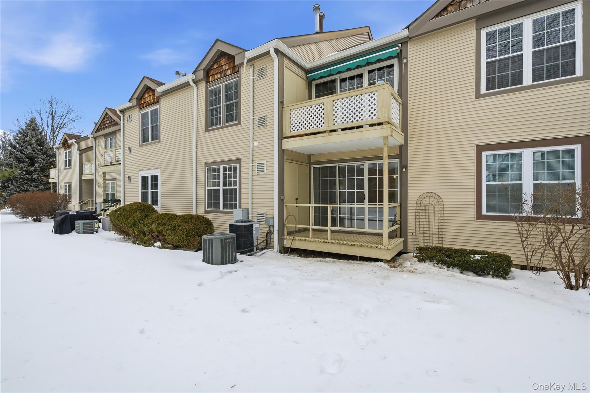 #14 photo, 5 Greenmeadow Drive, Саффолк ‖ Babylon , NY 11702