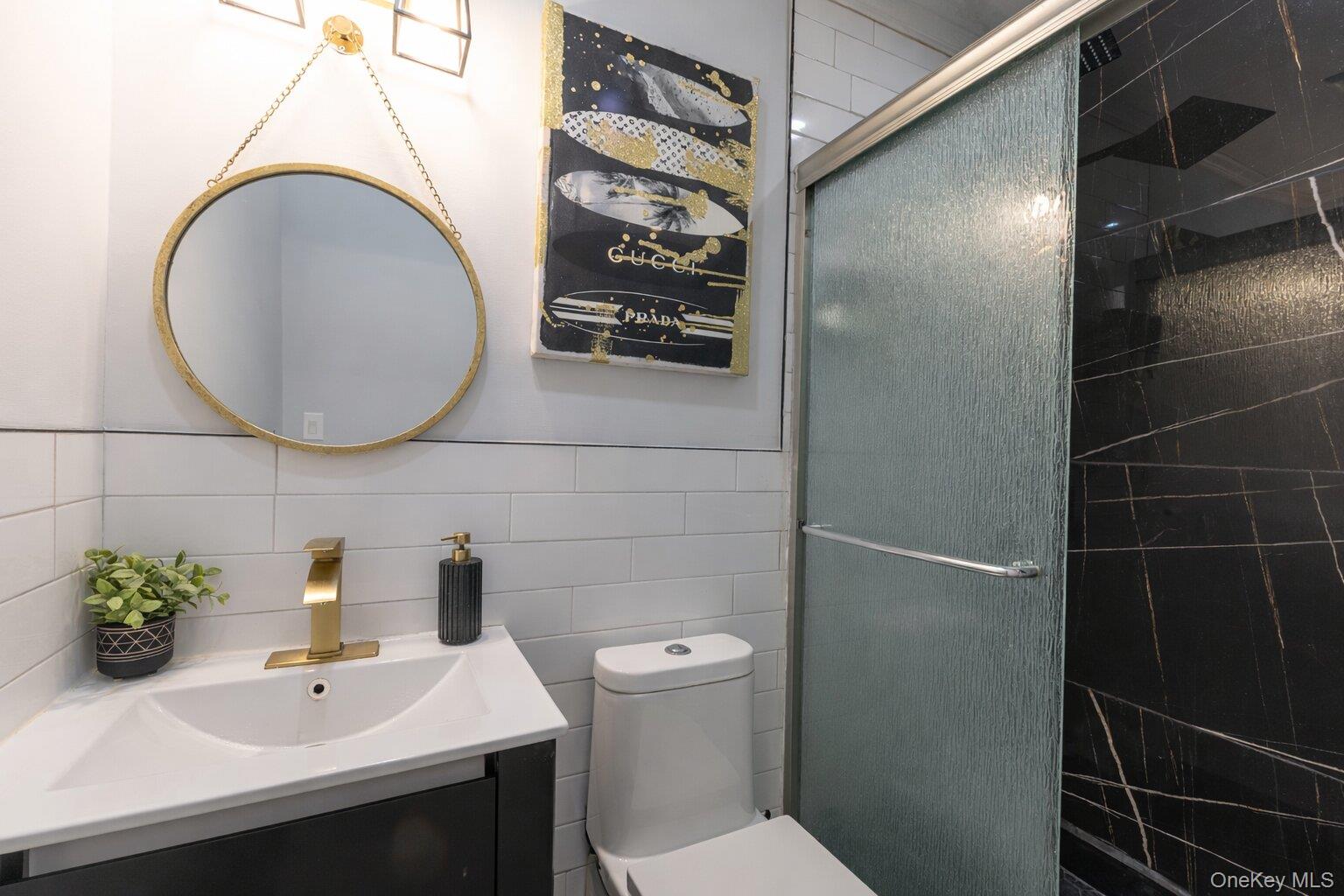 #9 photo, 48 Essex Street, הברונקס Brooklyn , NY 11208