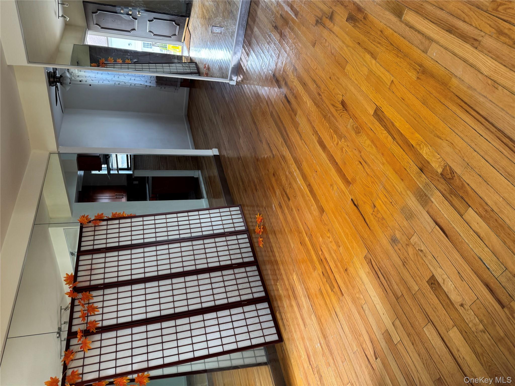 #10 photo, 6860 136th Street, Куинс ‖ Kew Garden Hills , NY 11355