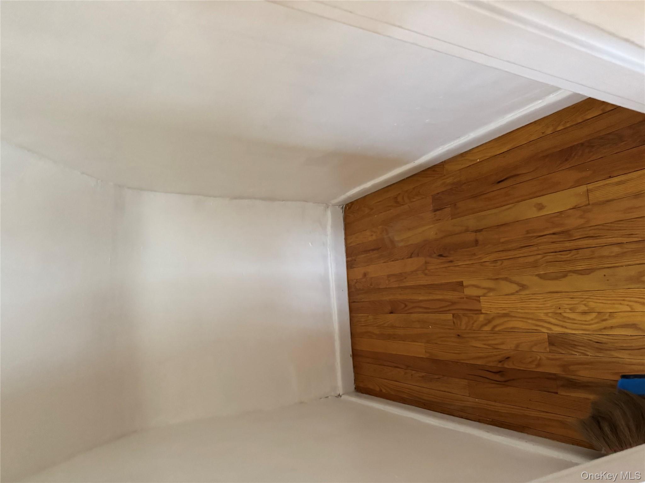 #11 photo, 6860 136th Street, Куинс ‖ Kew Garden Hills , NY 11355