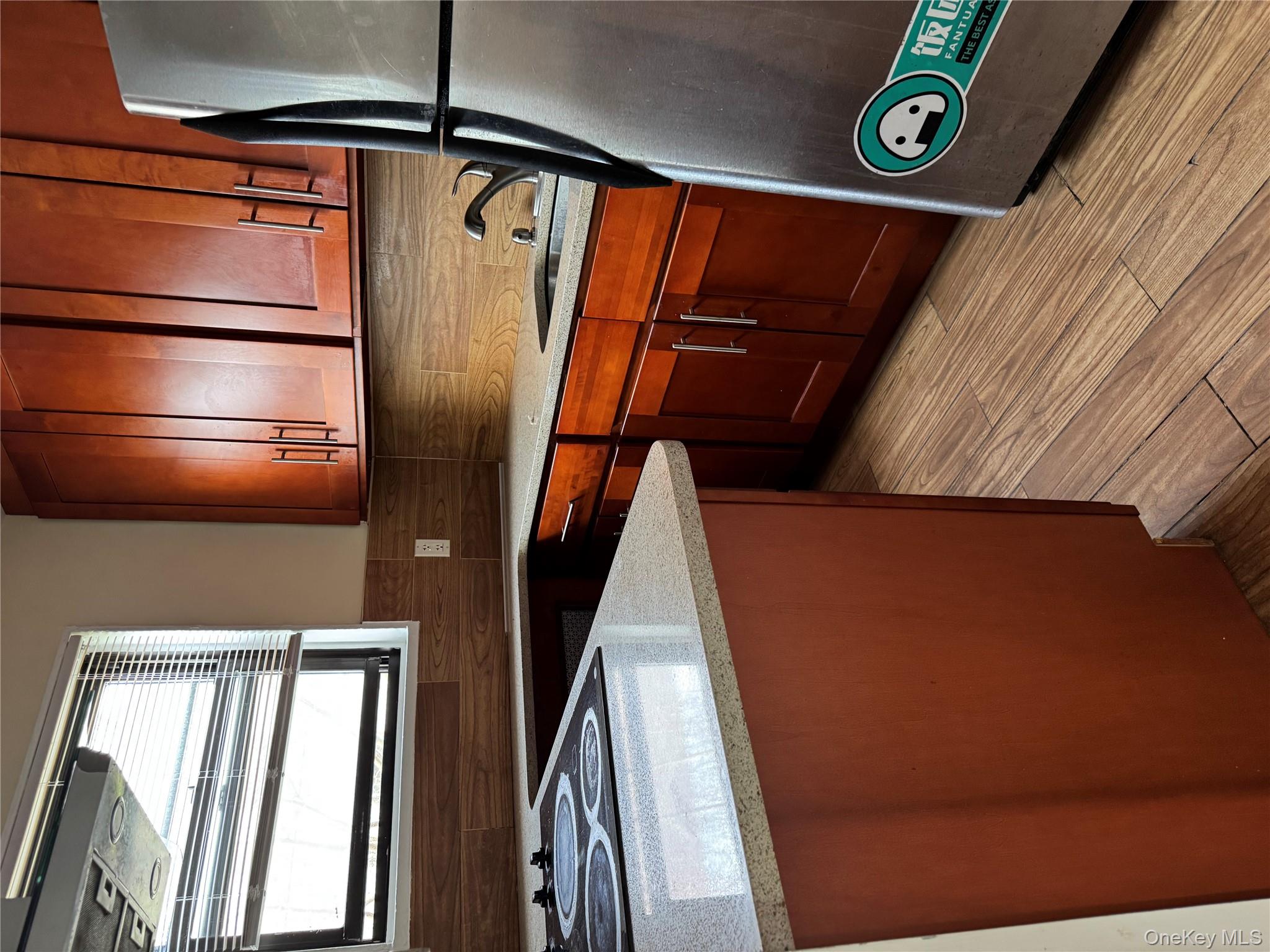 #5 photo, 6860 136th Street, Куинс ‖ Kew Garden Hills , NY 11355