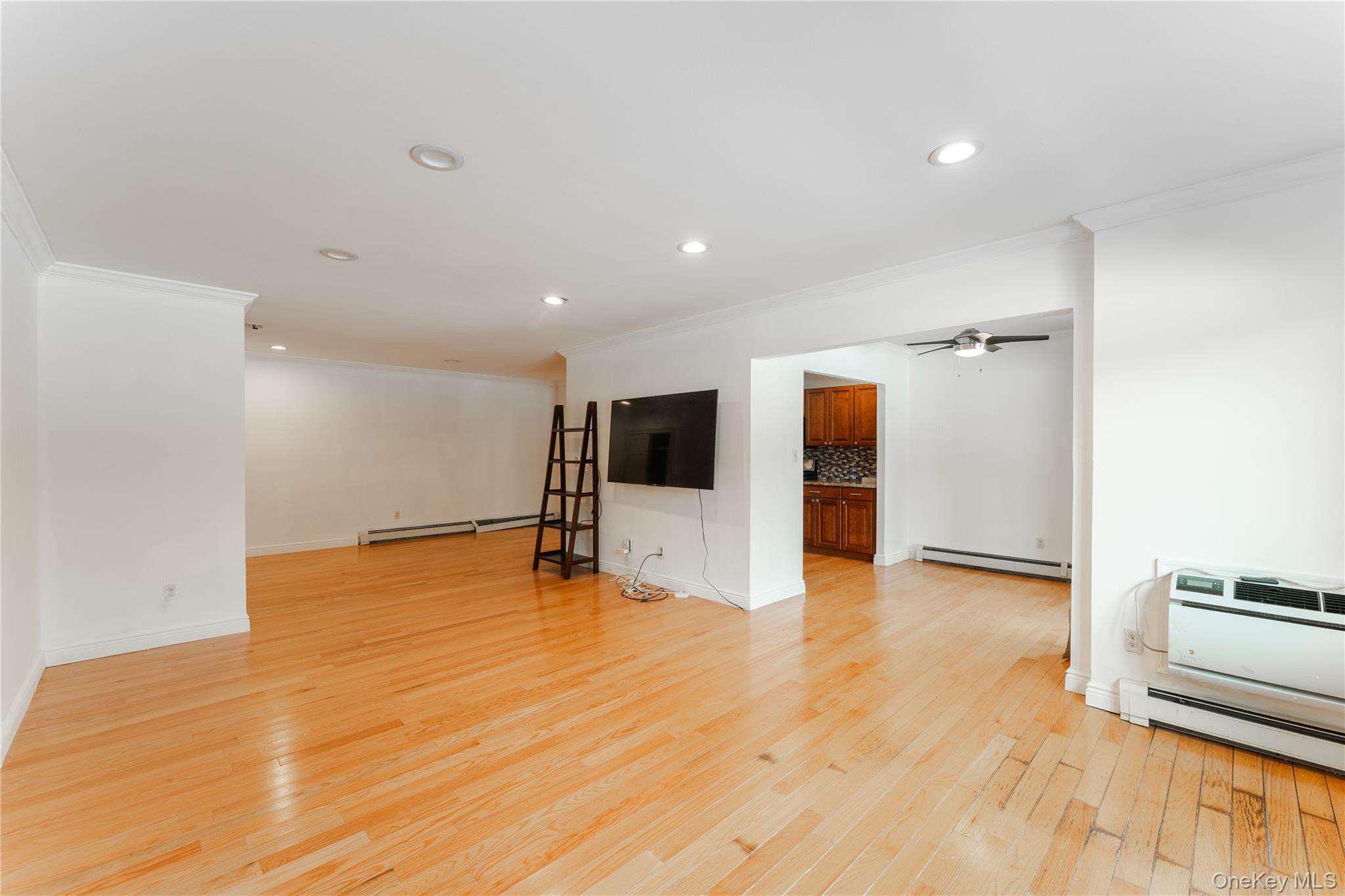 #10 photo, 14 Florence, Freeport , NY 11520