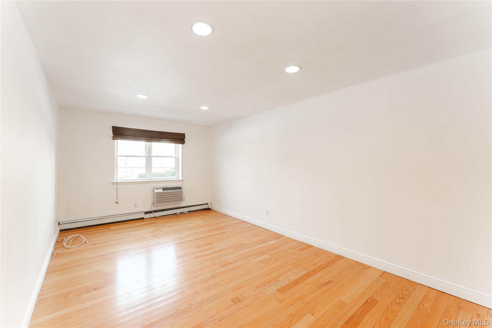 #12 photo, 14 Florence, Freeport , NY 11520