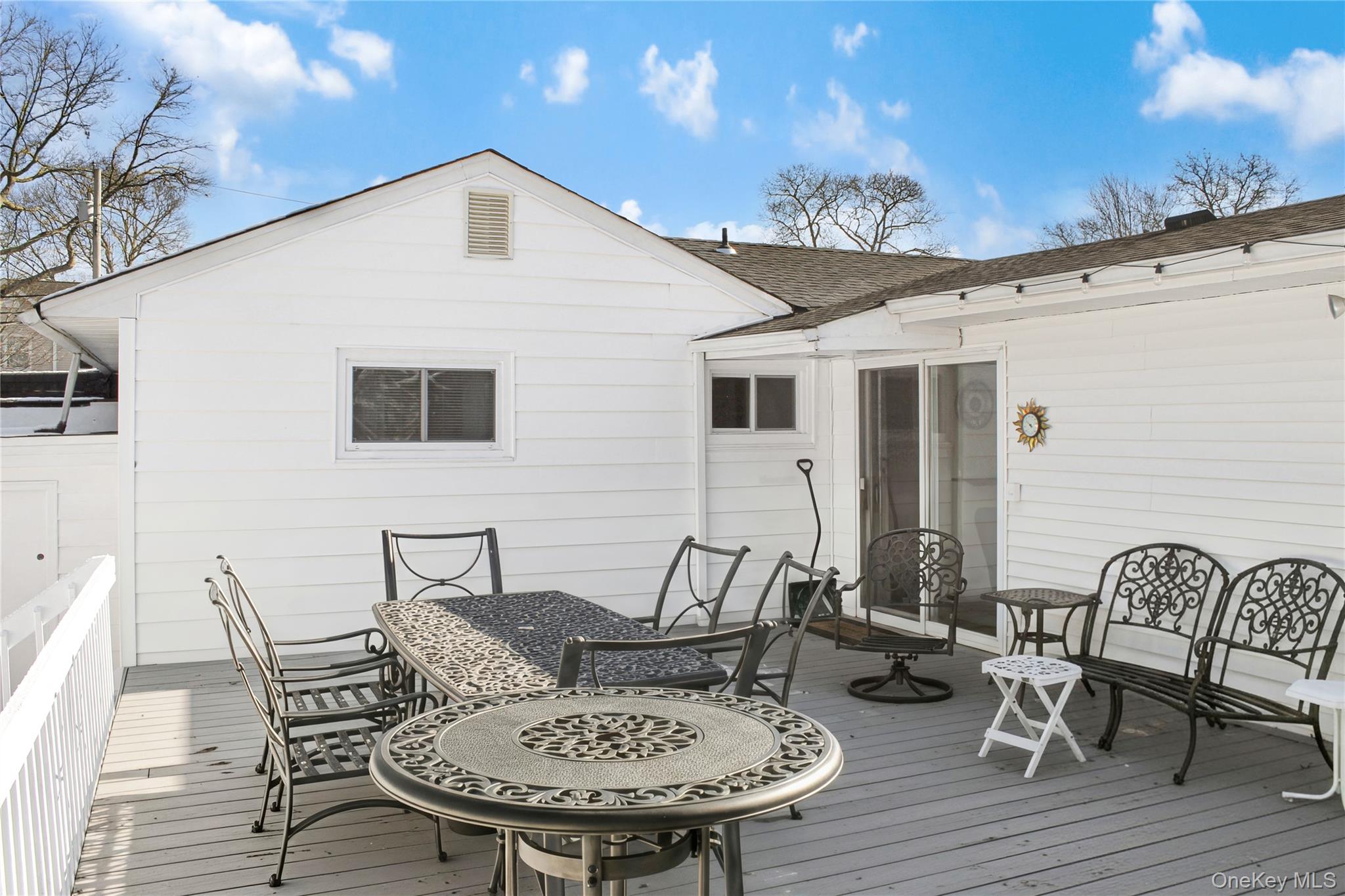 #5 photo, 214 Avenue A, Саффолк ‖ Ronkonkoma , NY 11779