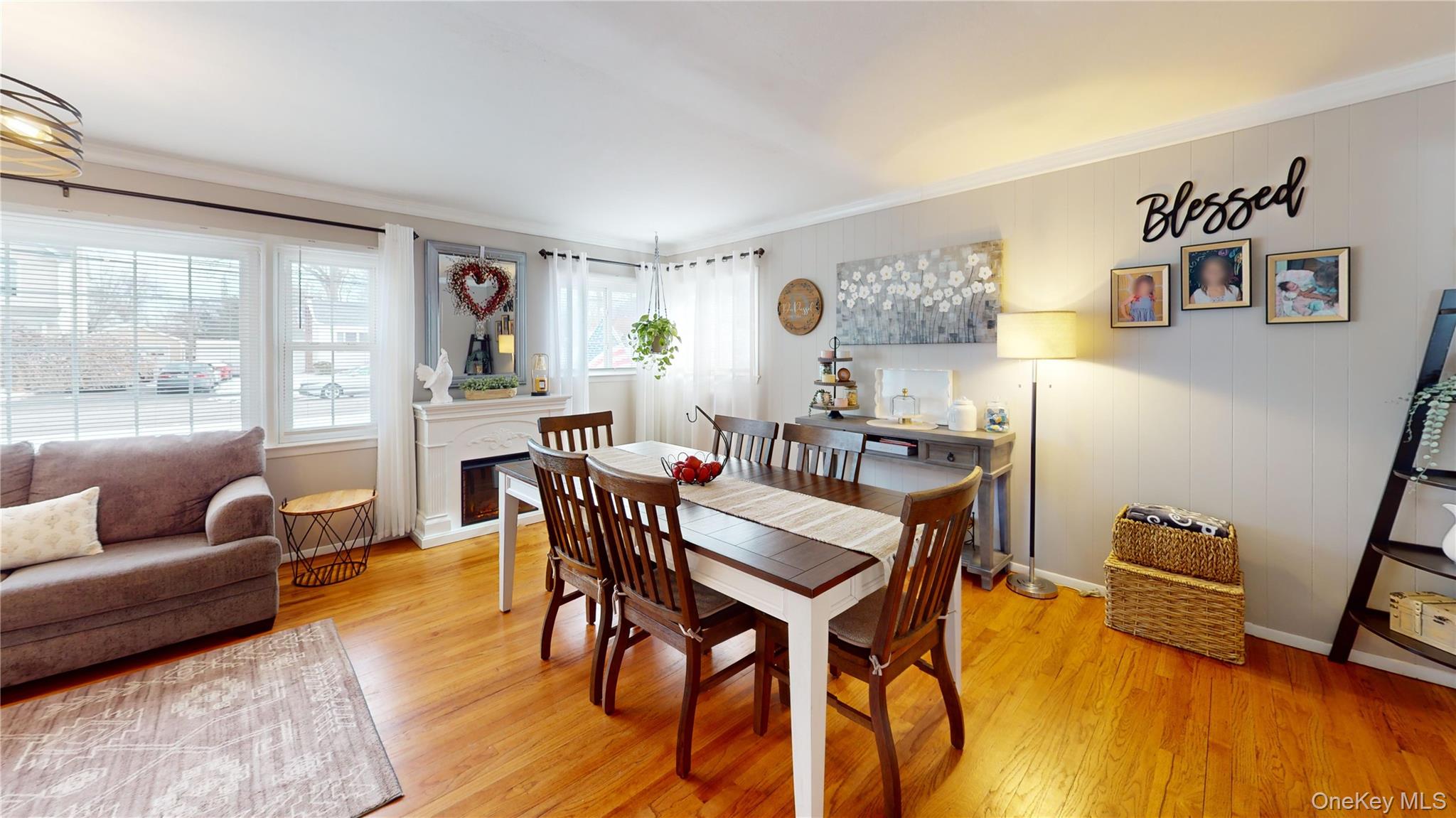 #9 photo, 214 Avenue A, Саффолк ‖ Ronkonkoma , NY 11779