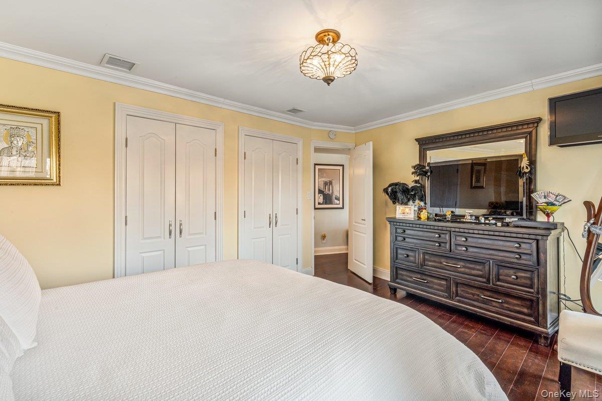 #13 photo, 7-15 162nd Street, קווינס Beechhurst , NY 11357