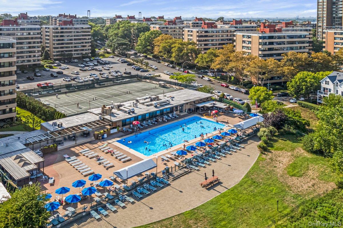 #19 photo, 7-15 162nd Street, קווינס Beechhurst , NY 11357