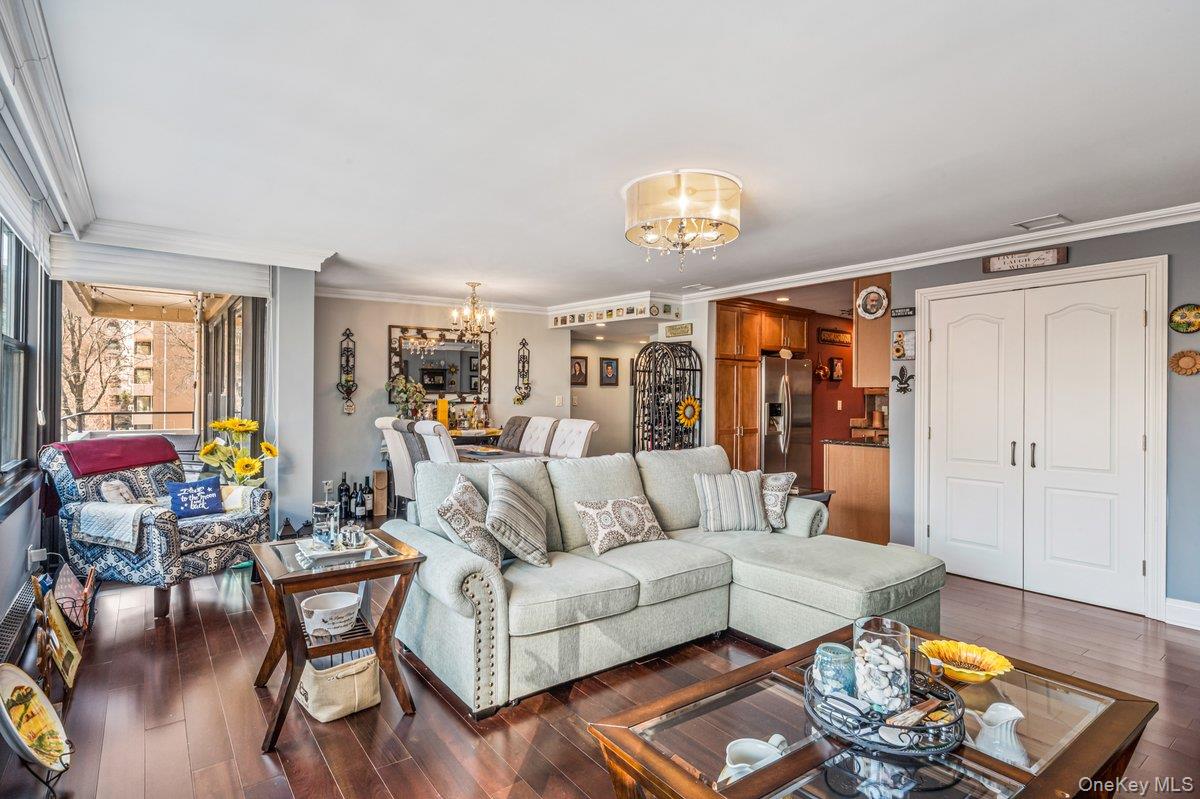 #3 photo, 7-15 162nd Street, קווינס Beechhurst , NY 11357