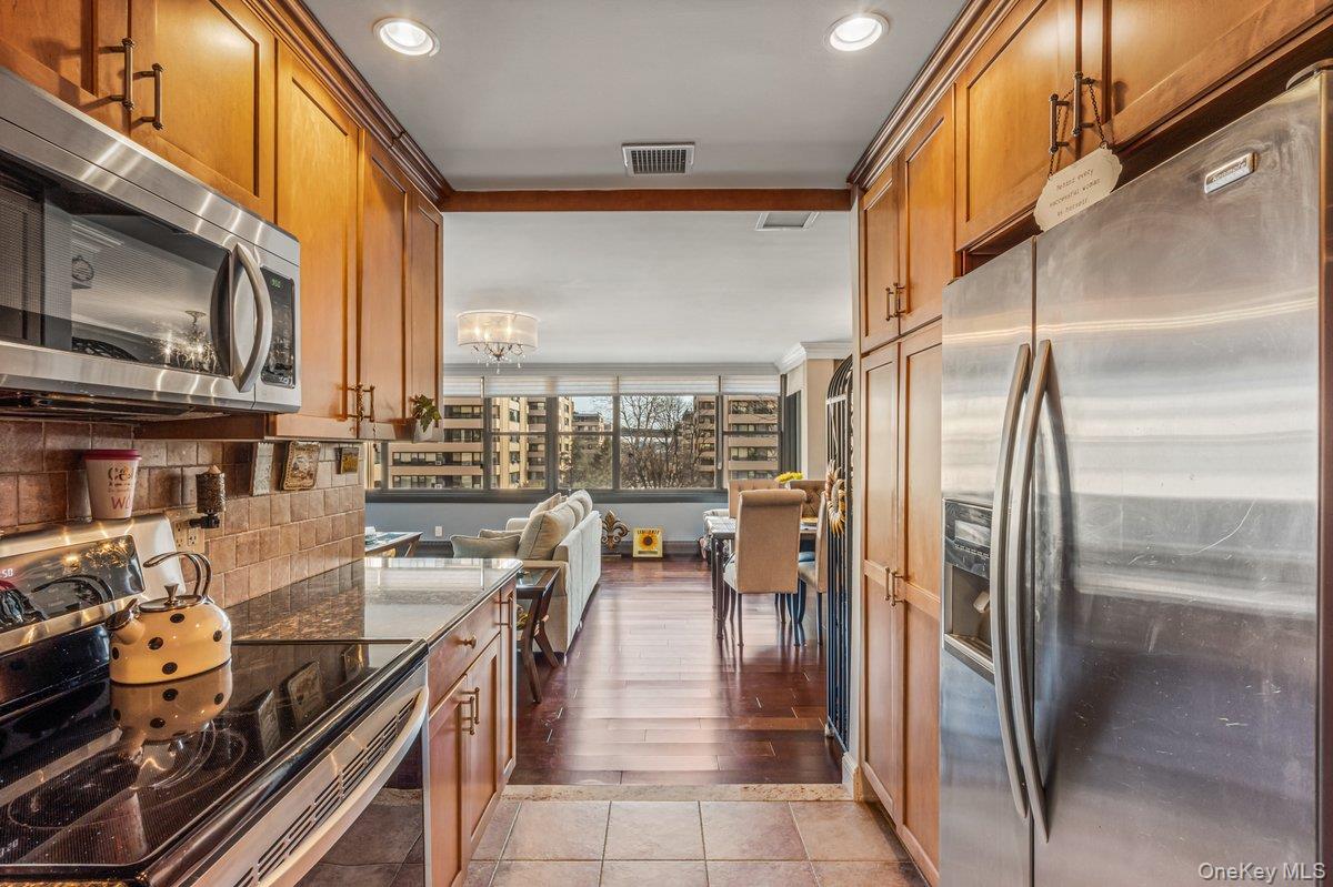 #8 photo, 7-15 162nd Street, קווינס Beechhurst , NY 11357