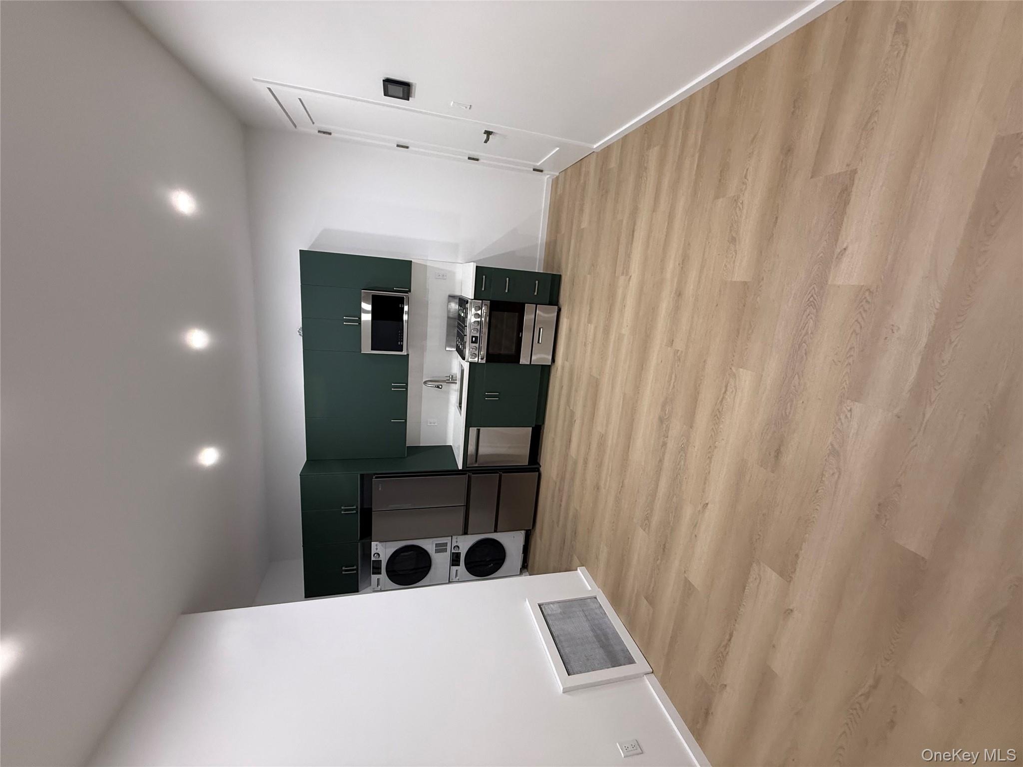 #4 photo, 74-45 62nd Street, Glendale , NY 11385