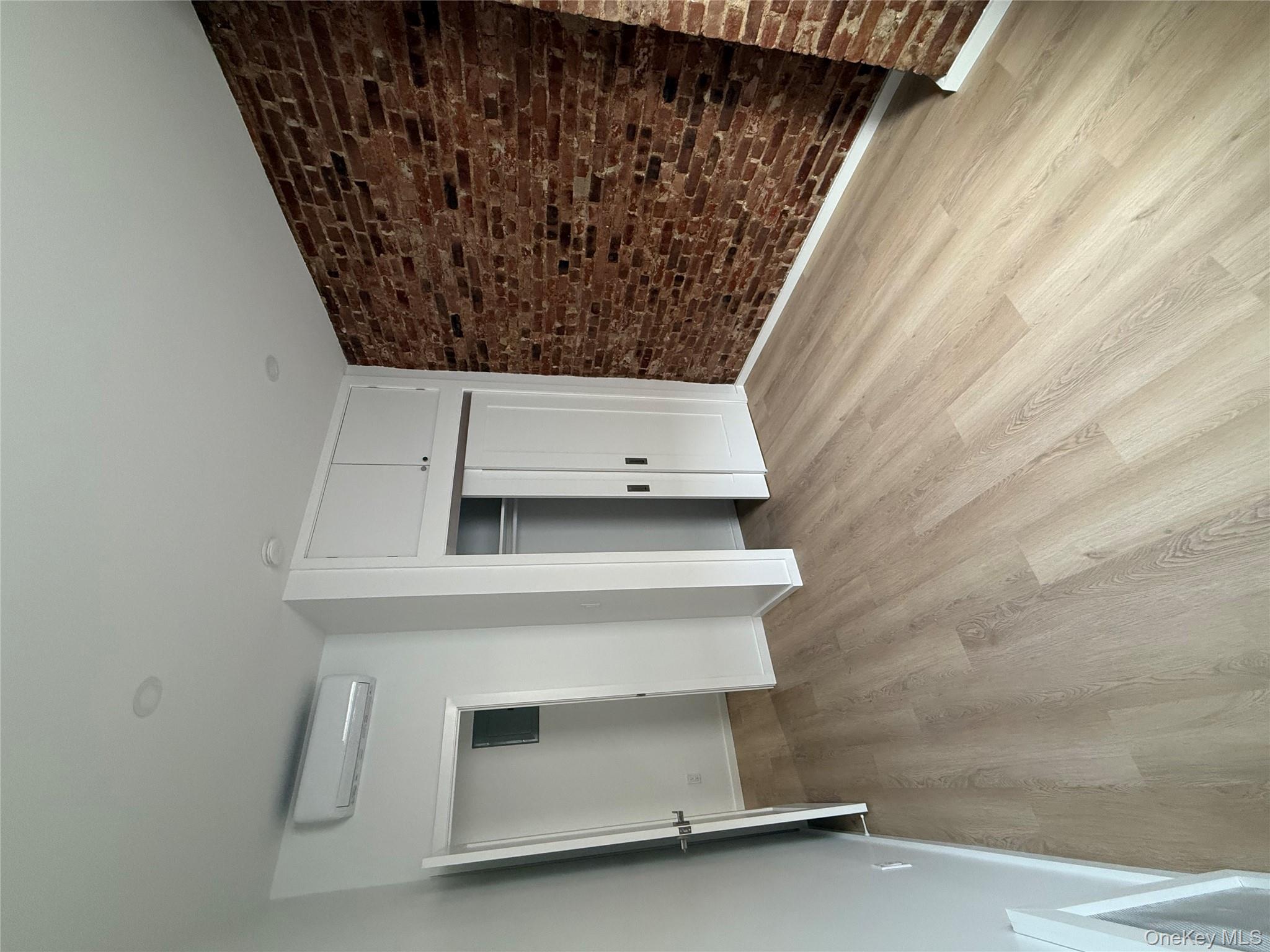 #8 photo, 74-45 62nd Street, Glendale , NY 11385