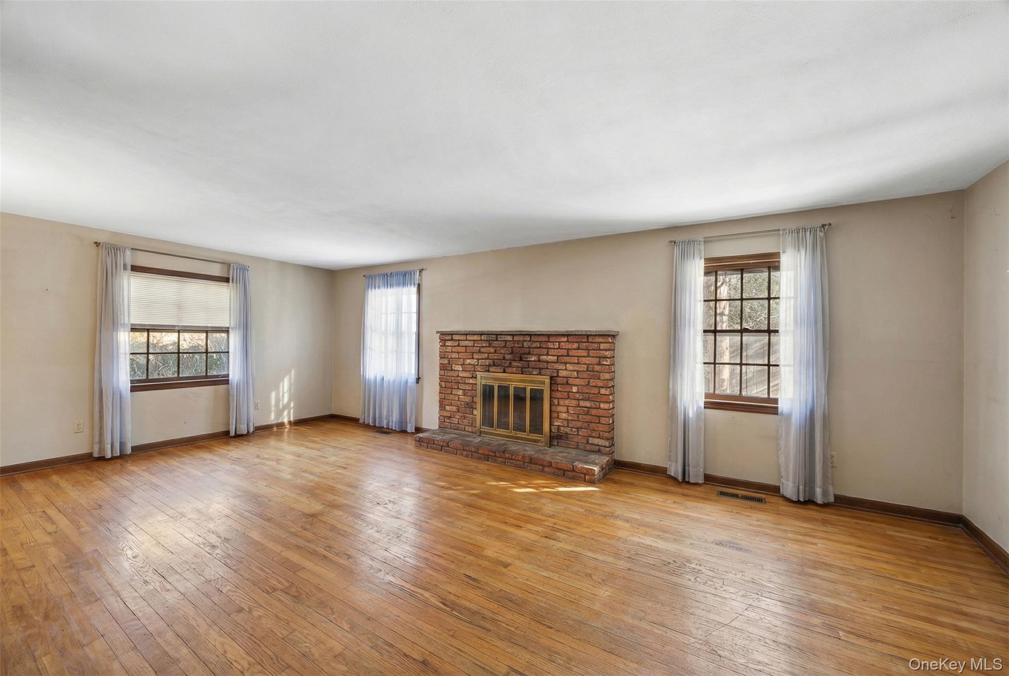 #7 photo, 66 Darling Avenue, Саффолк ‖ Smithtown , NY 11787