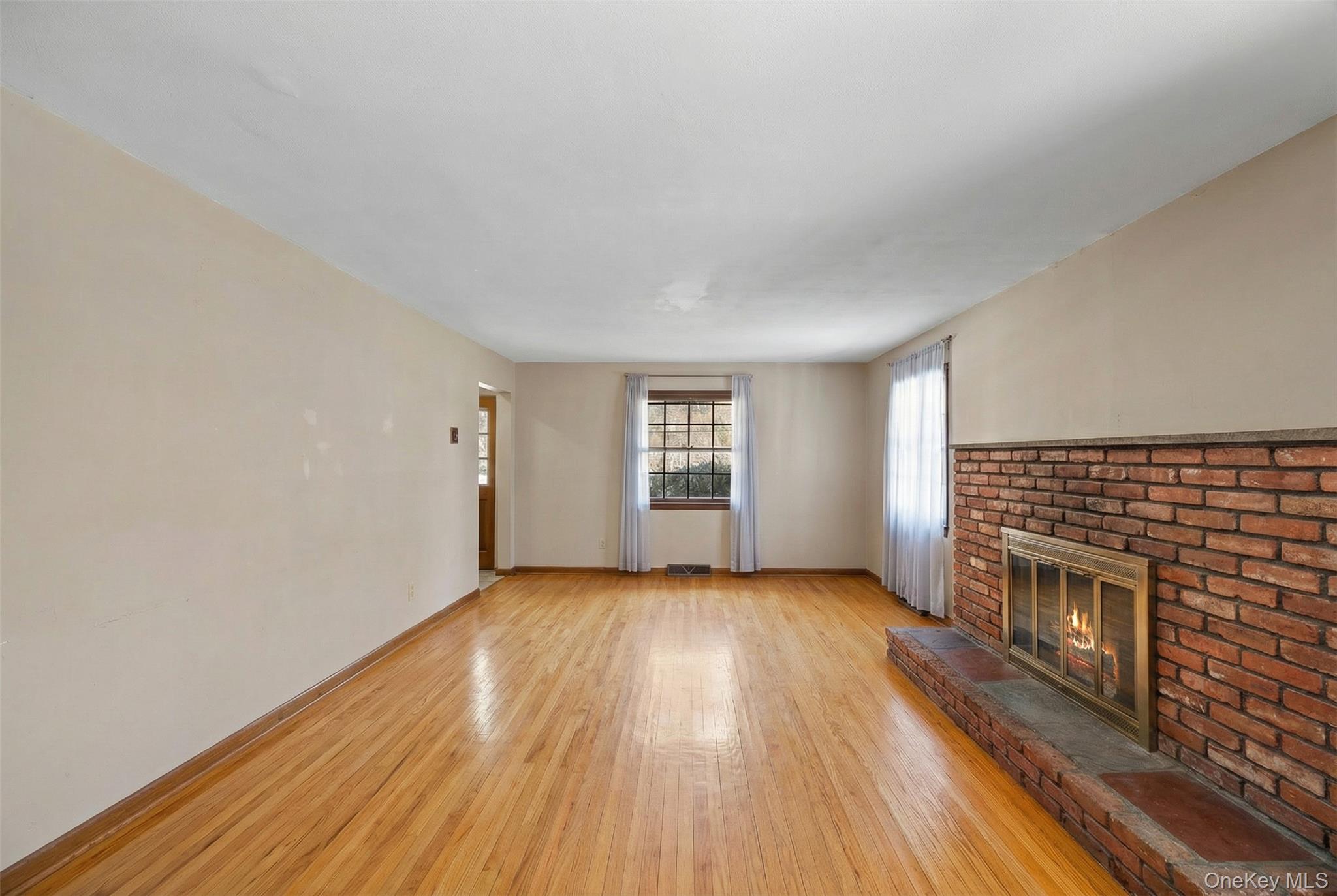 #8 photo, 66 Darling Avenue, Саффолк ‖ Smithtown , NY 11787