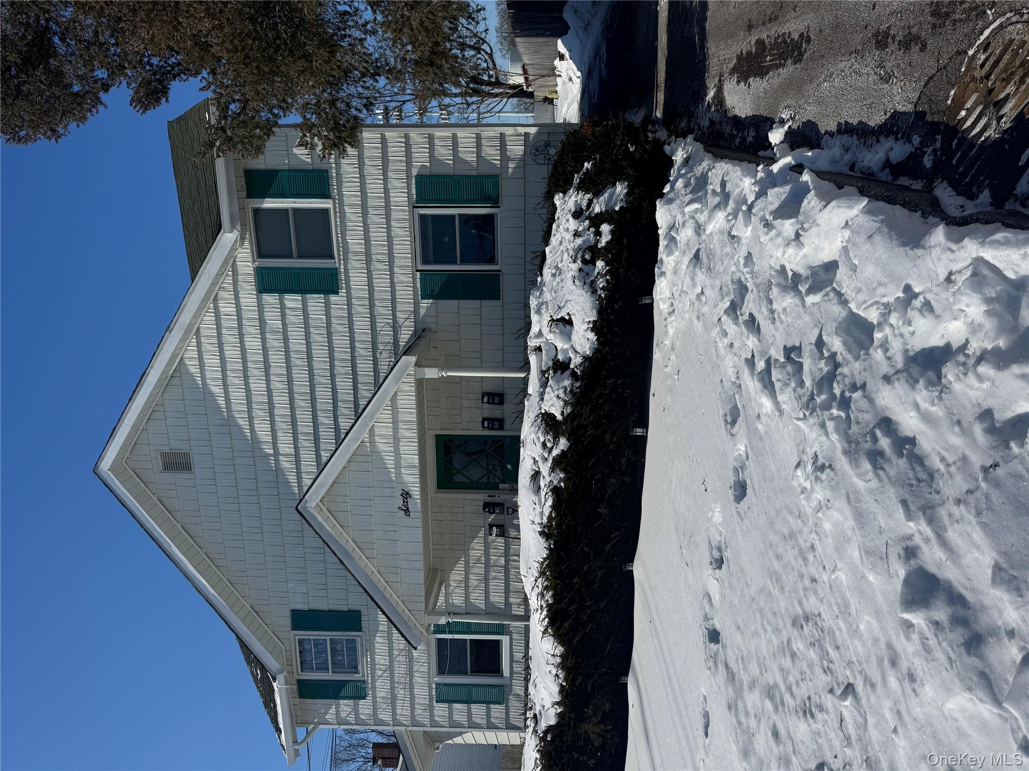 #1 photo, 60 Bay Avenue, Саффолк ‖ Patchogue , NY 11772