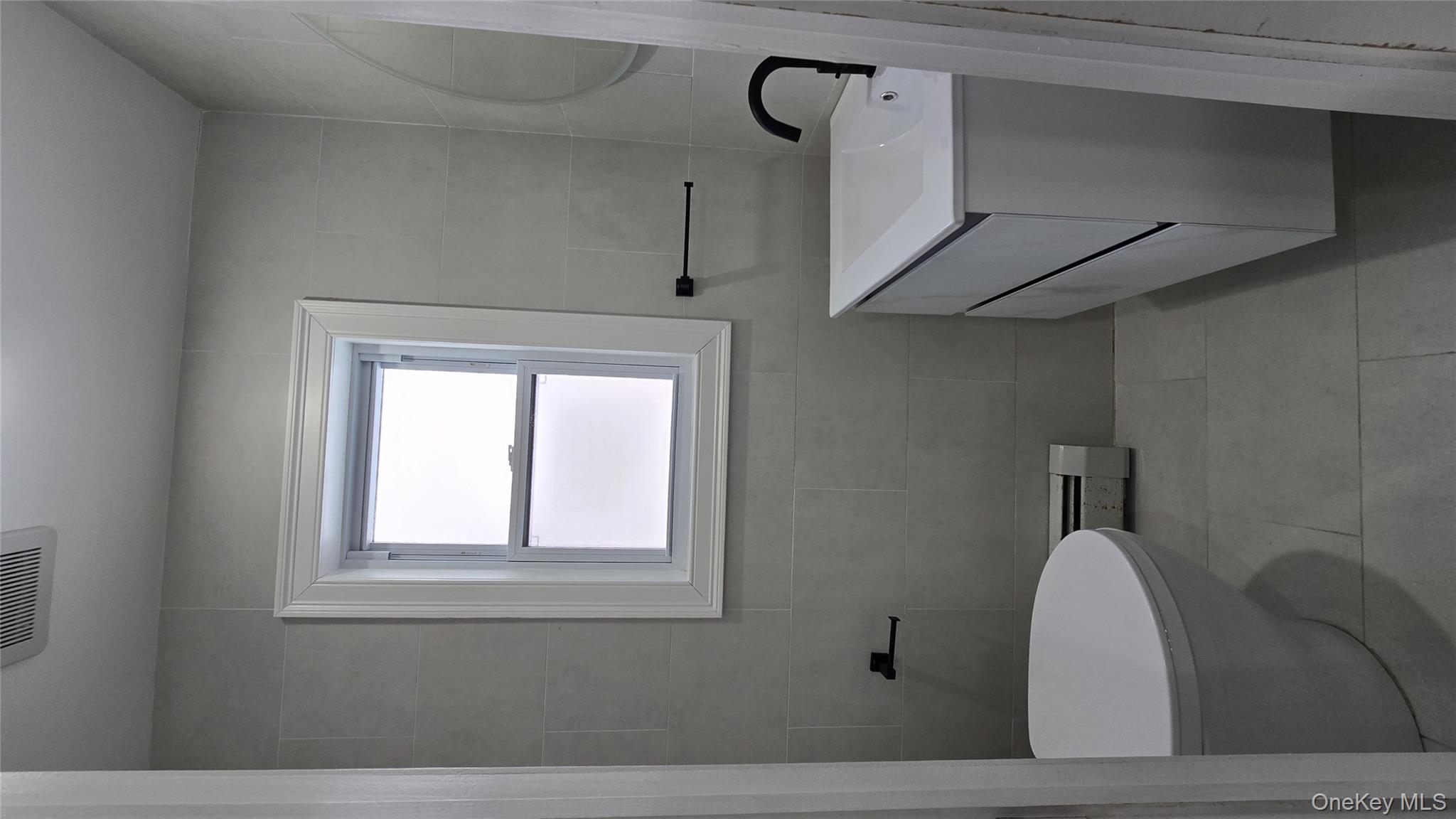 #11 photo, 80-06 209th Street, Hollis Hills , NY 11427