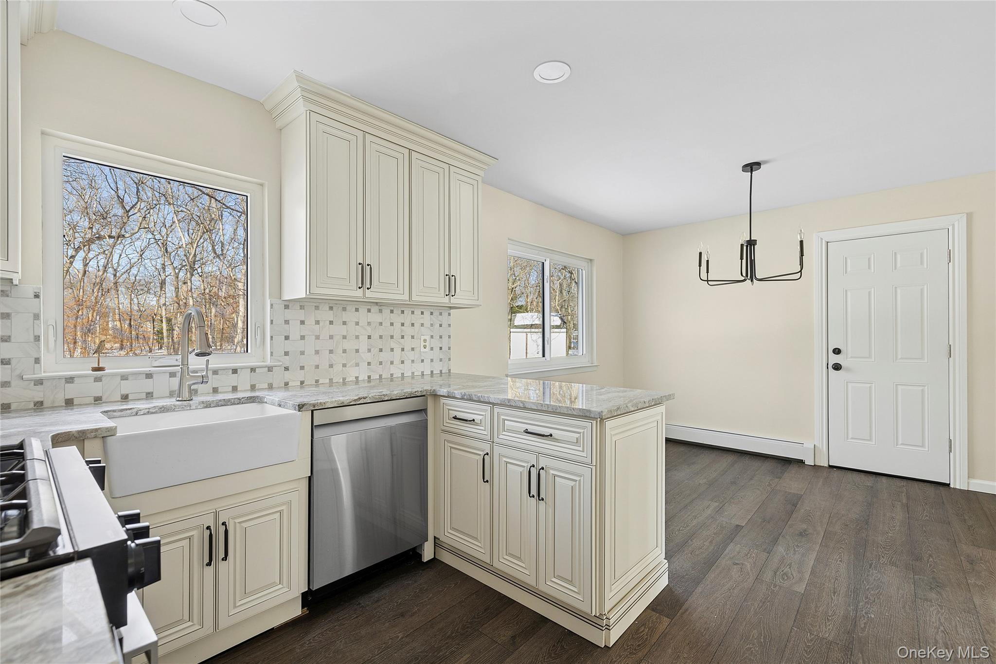 #10 photo, 17 Montclair Street, Саффолк ‖ Port Jefferson Station , NY 11776