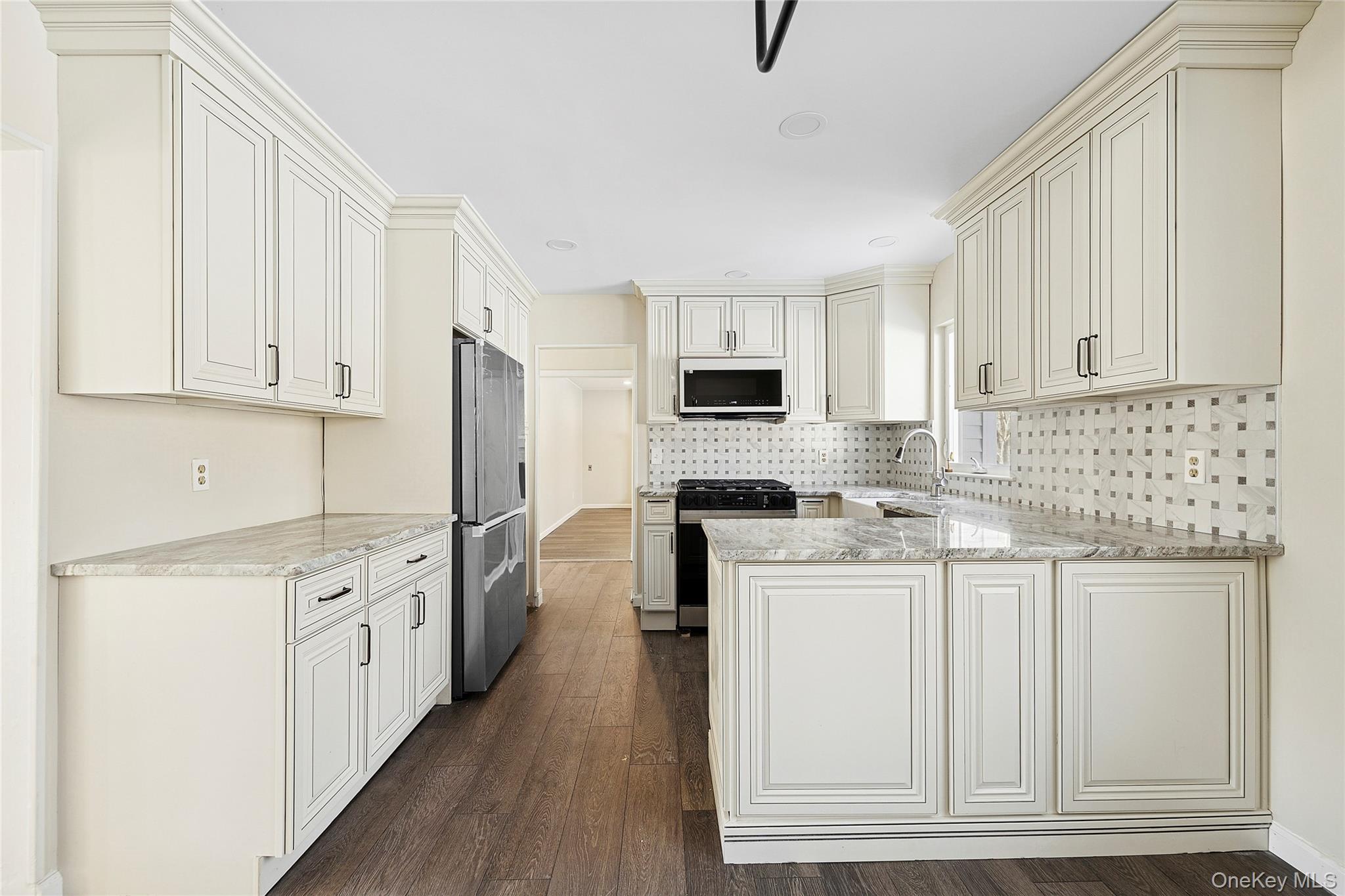 #9 photo, 17 Montclair Street, Саффолк ‖ Port Jefferson Station , NY 11776