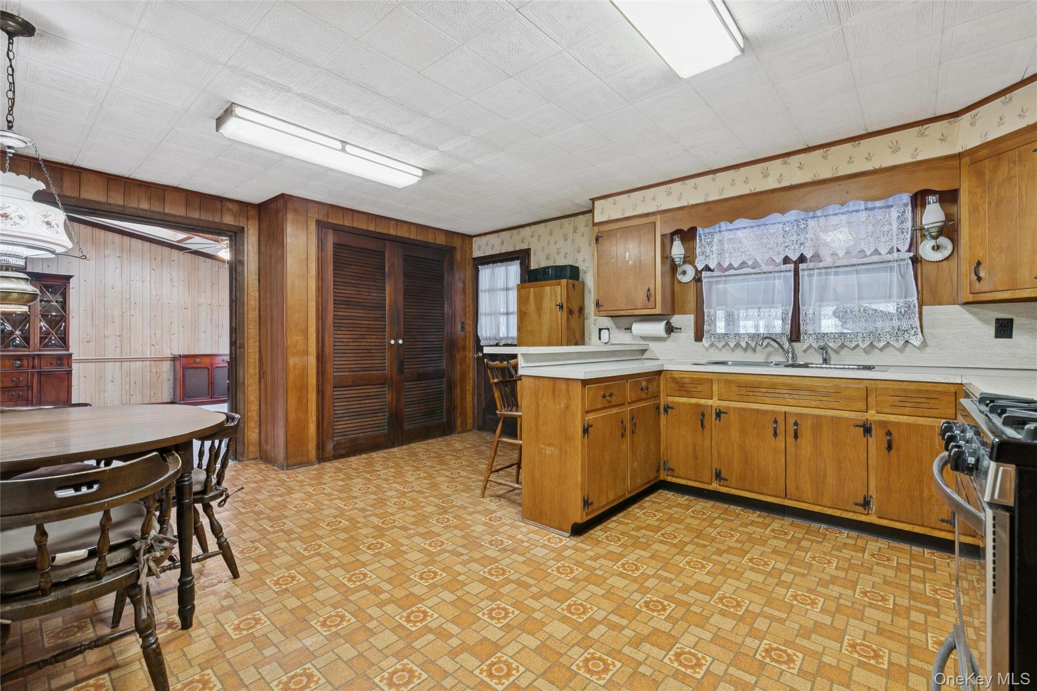 #11 photo, 6 Oak Street, Саффолк ‖ Saint James , NY 11780