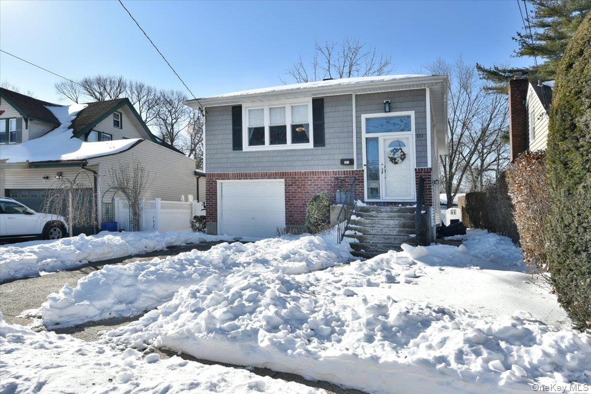 #3 photo, 151 Norwood Avenue, Нассау ‖ Malverne , NY 11565