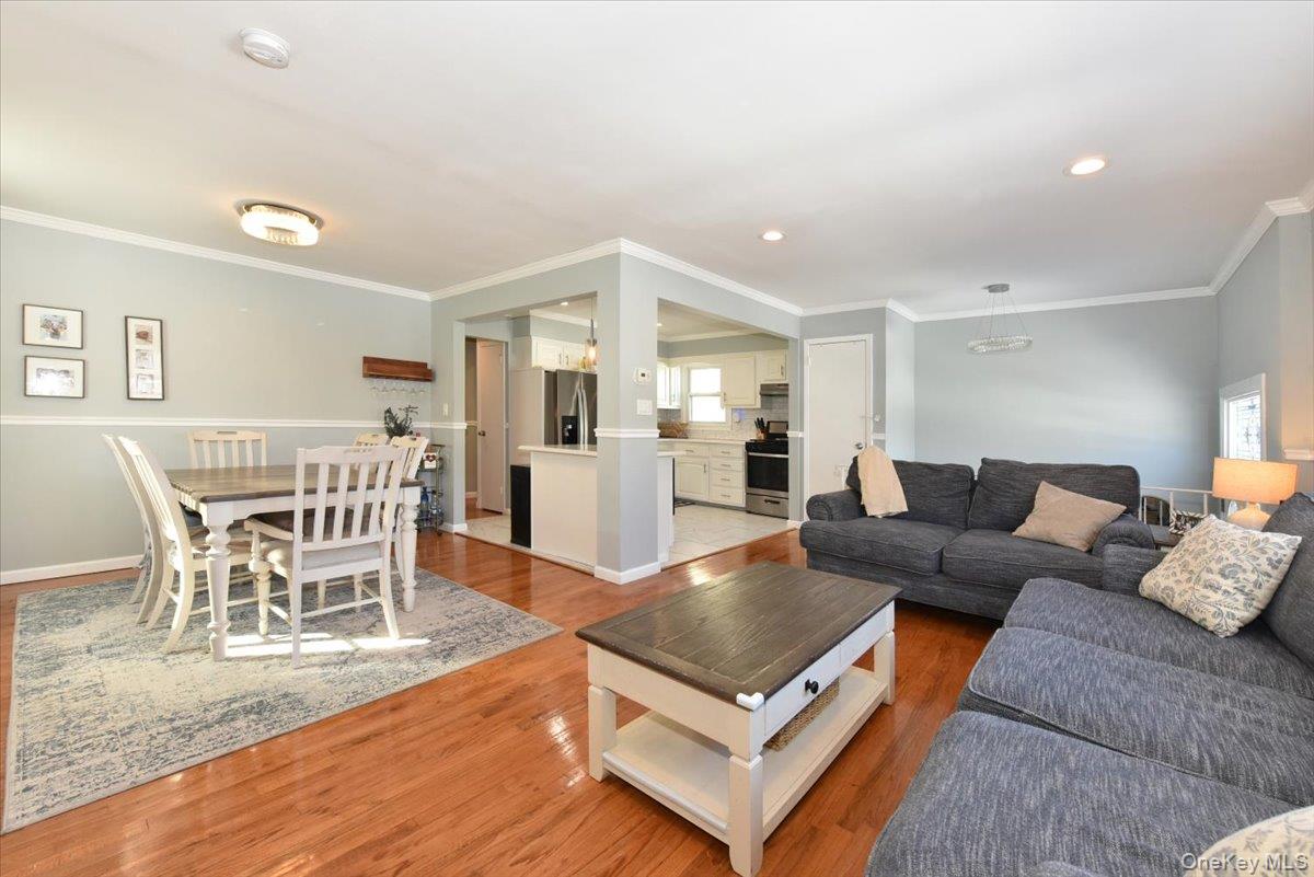 #6 photo, 151 Norwood Avenue, Нассау ‖ Malverne , NY 11565