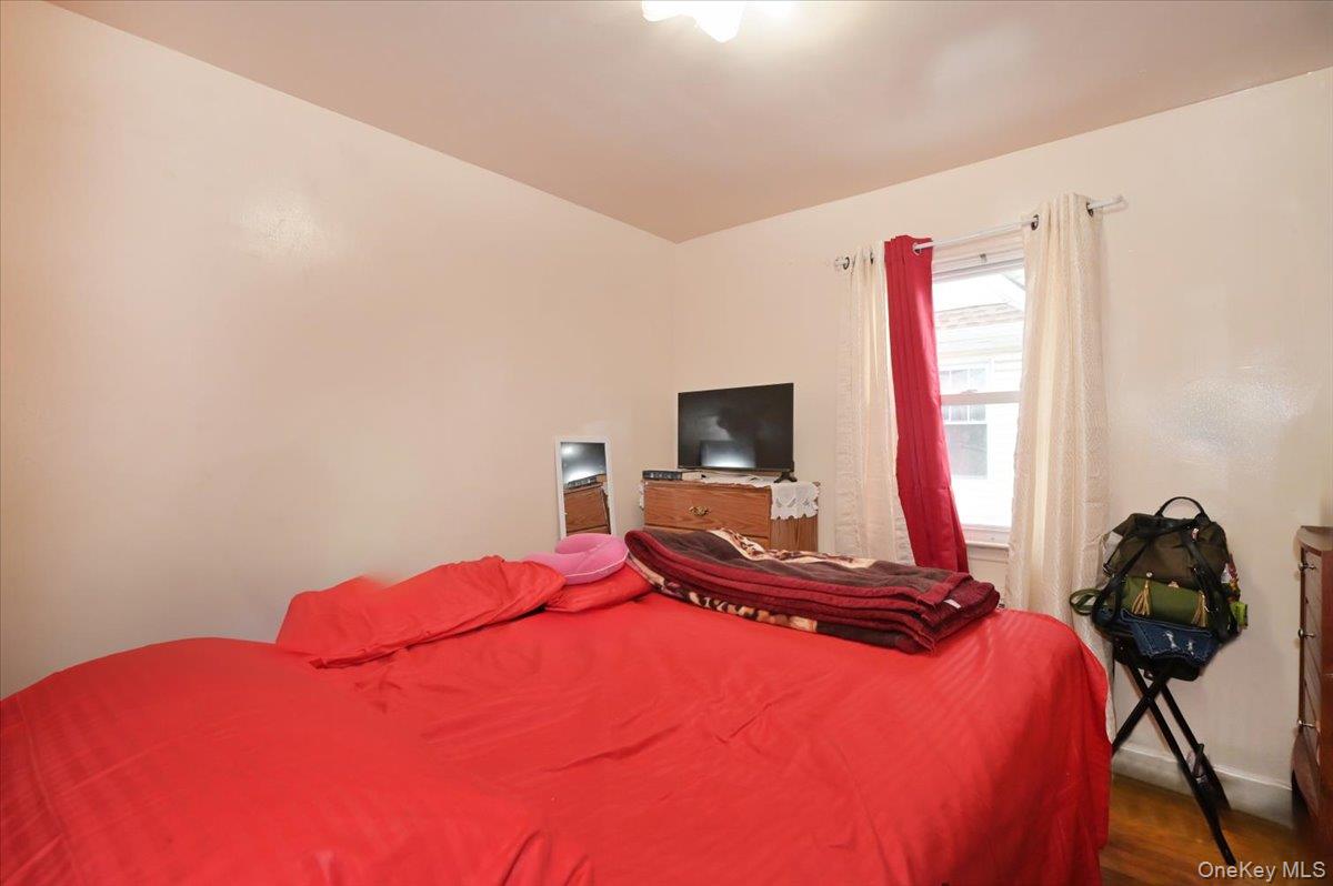 #19 photo, 14112 250th Street, Rosedale , NY 11422