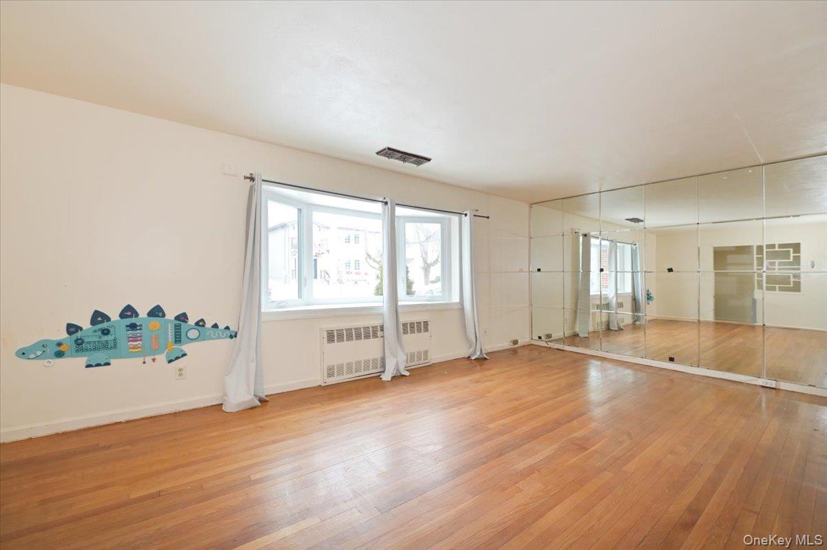 #5 photo, 14112 250th Street, Rosedale , NY 11422