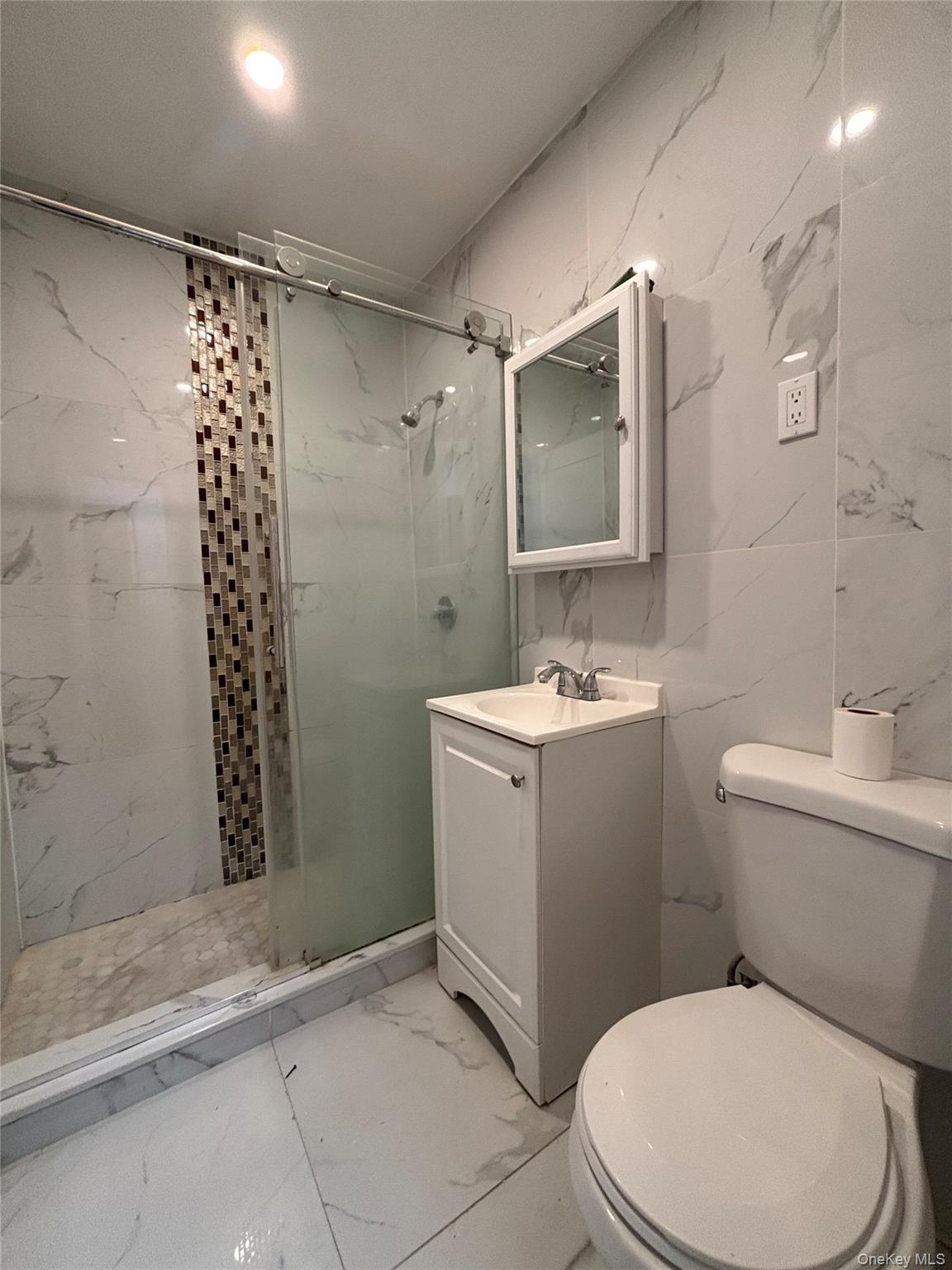 #2 photo, 730 E 217th Street, Bronx , NY 10467