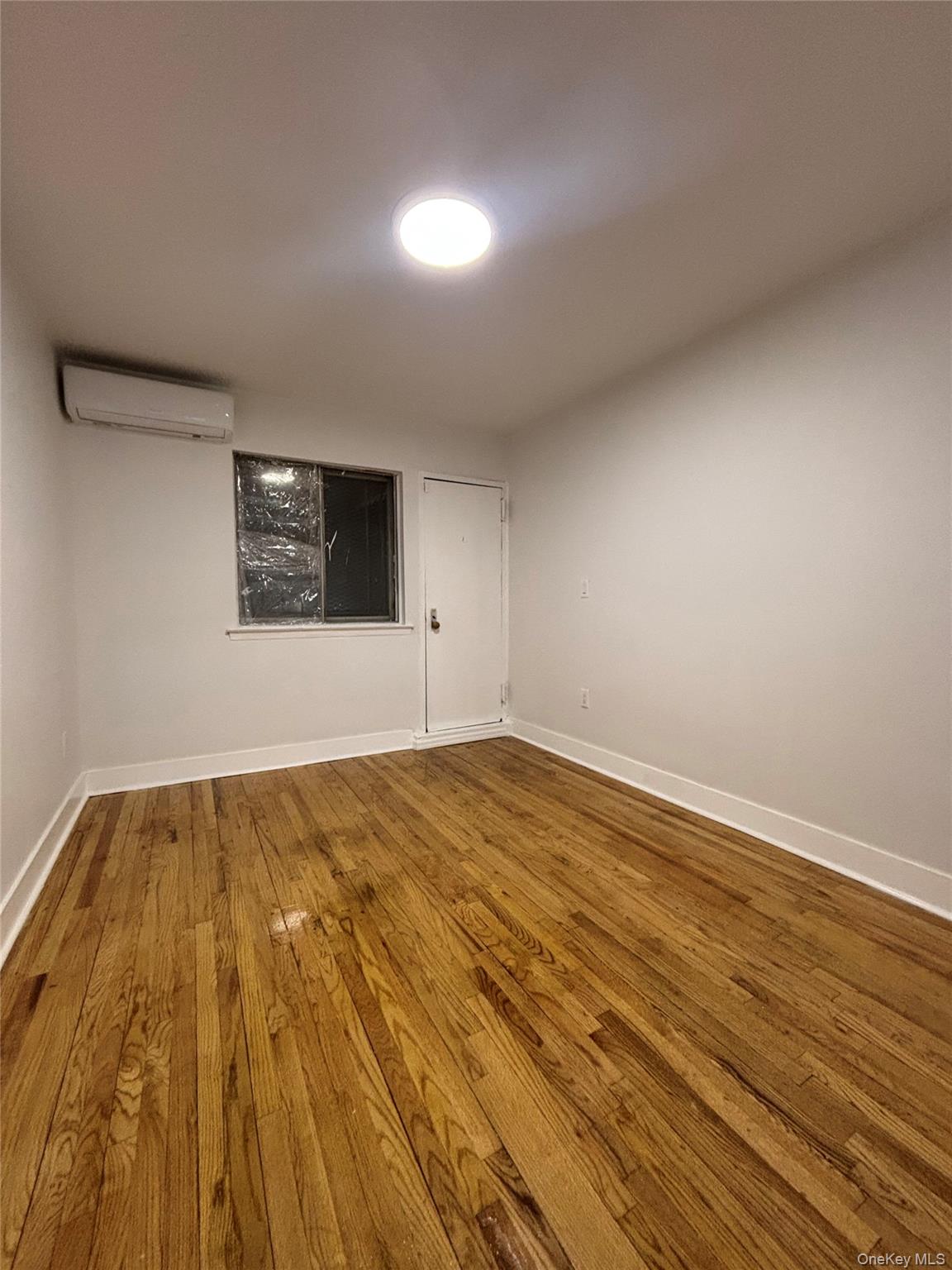 #7 photo, 730 E 217th Street, Bronx , NY 10467