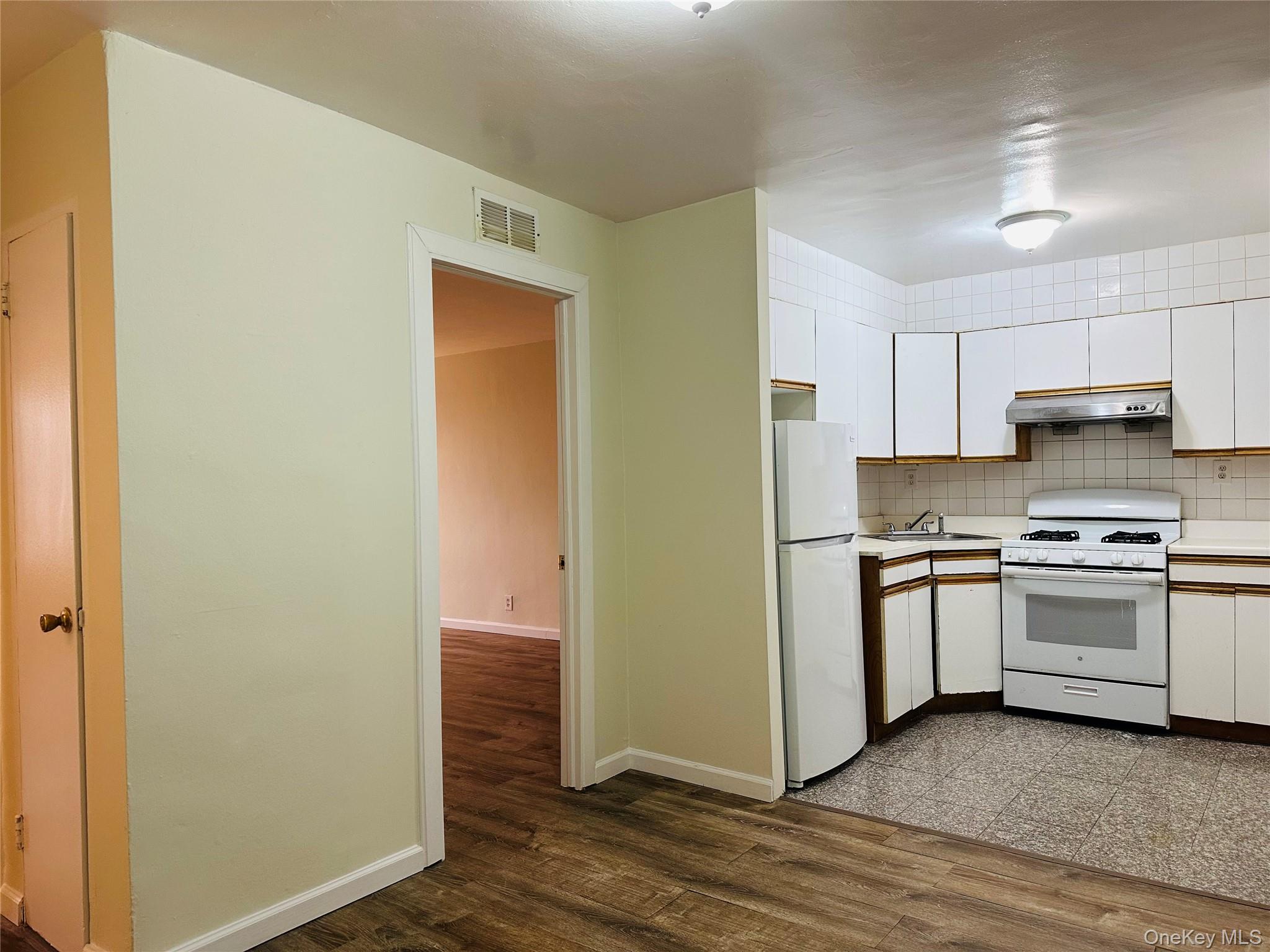 #3 photo, 42-55 Colden Street, 法拉盛 Flushing , NY 11355