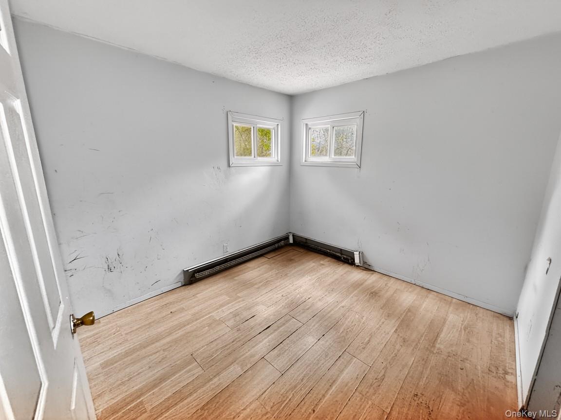 #6 photo, 108 Suffolk Avenue, מחוז סאפוק Brentwood , NY 11717