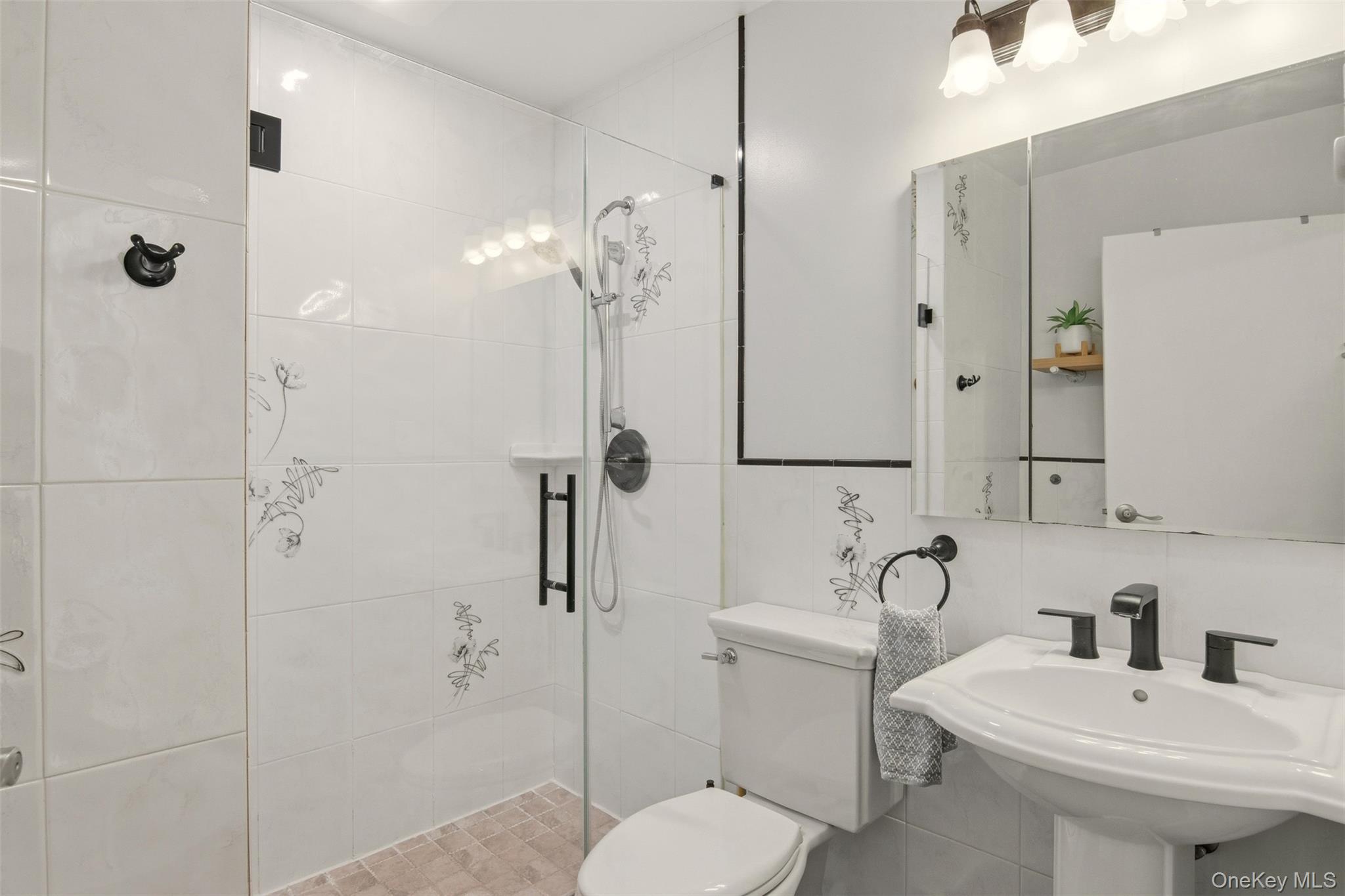 #20 photo, 27 Hearthside Drive, Mount Sinai , NY 11766