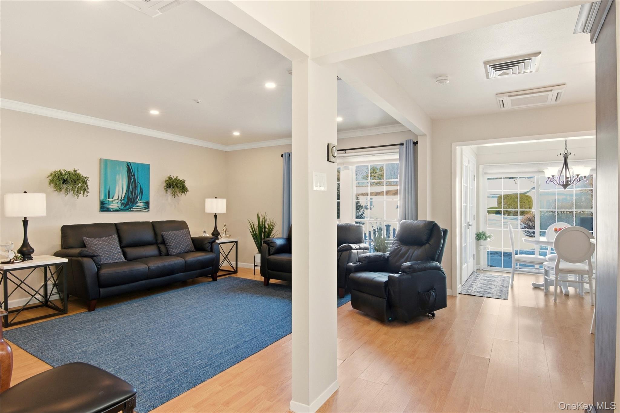 #4 photo, 27 Hearthside Drive, Mount Sinai , NY 11766