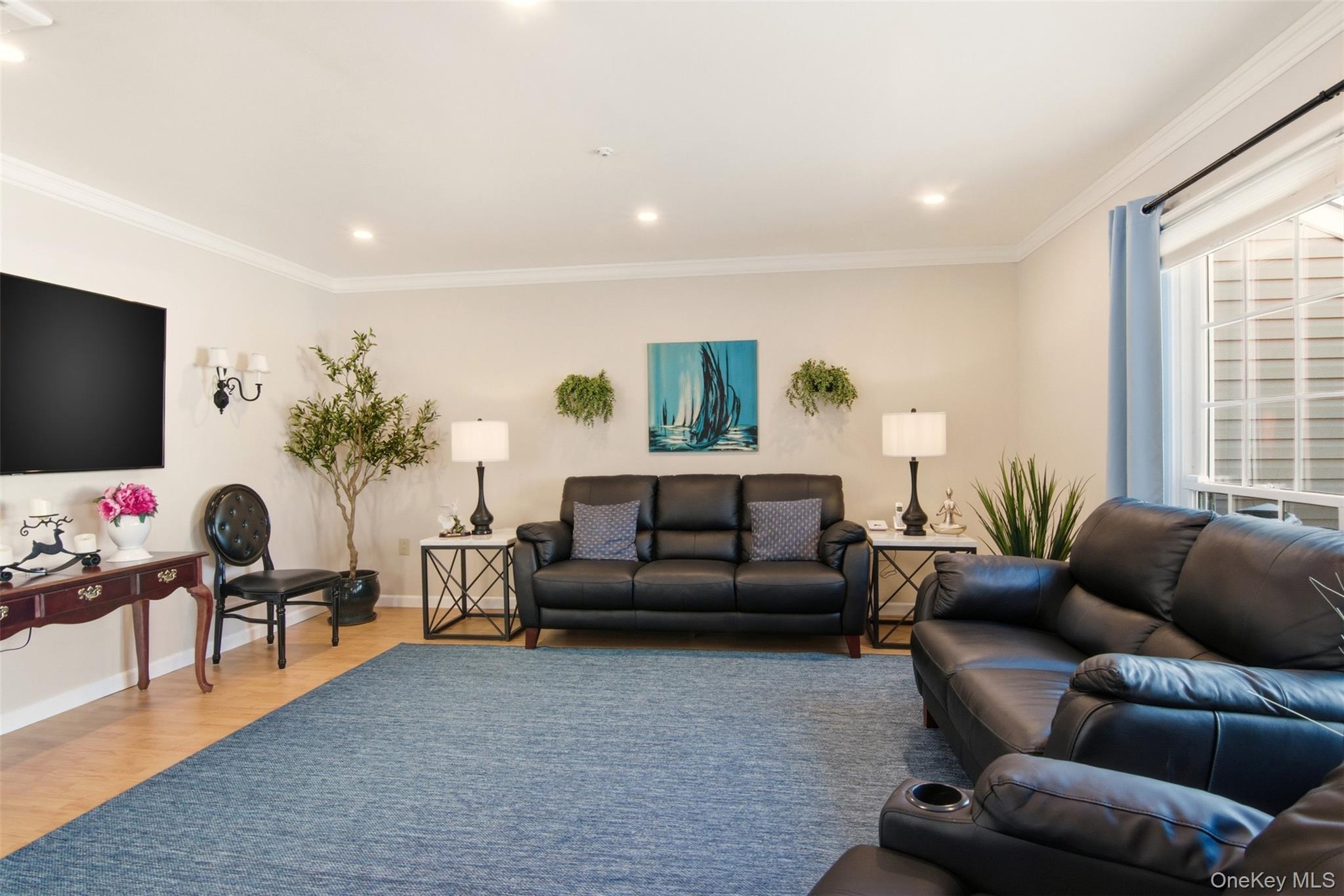 #5 photo, 27 Hearthside Drive, Mount Sinai , NY 11766