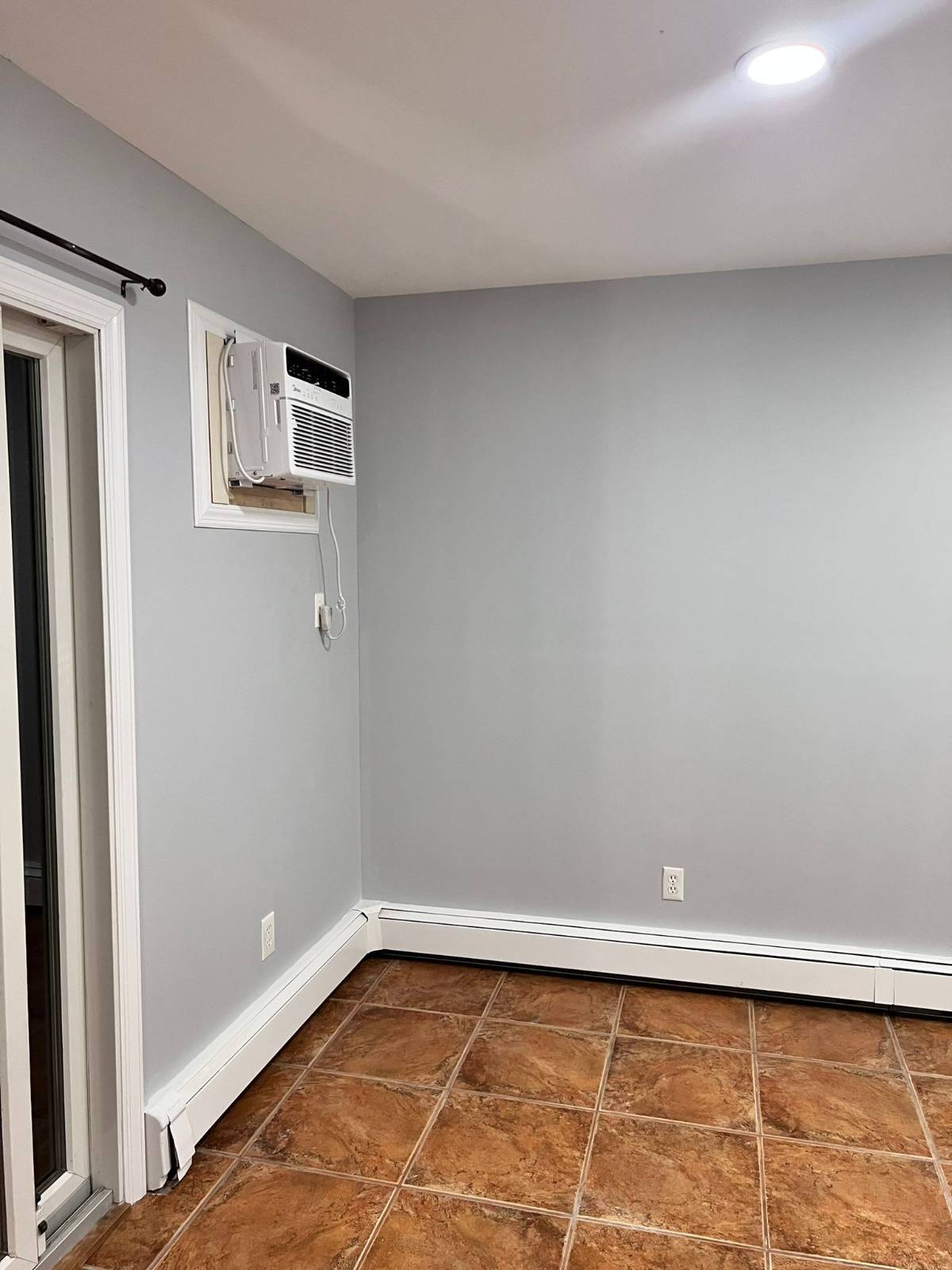 #2 photo, ** Sycamore Ln, Нассау ‖ Levittown , NY 11756