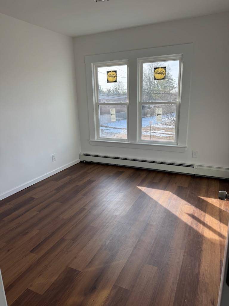 #3 photo, ** New York Avenue, Саффолк ‖ Huntington , NY 11746