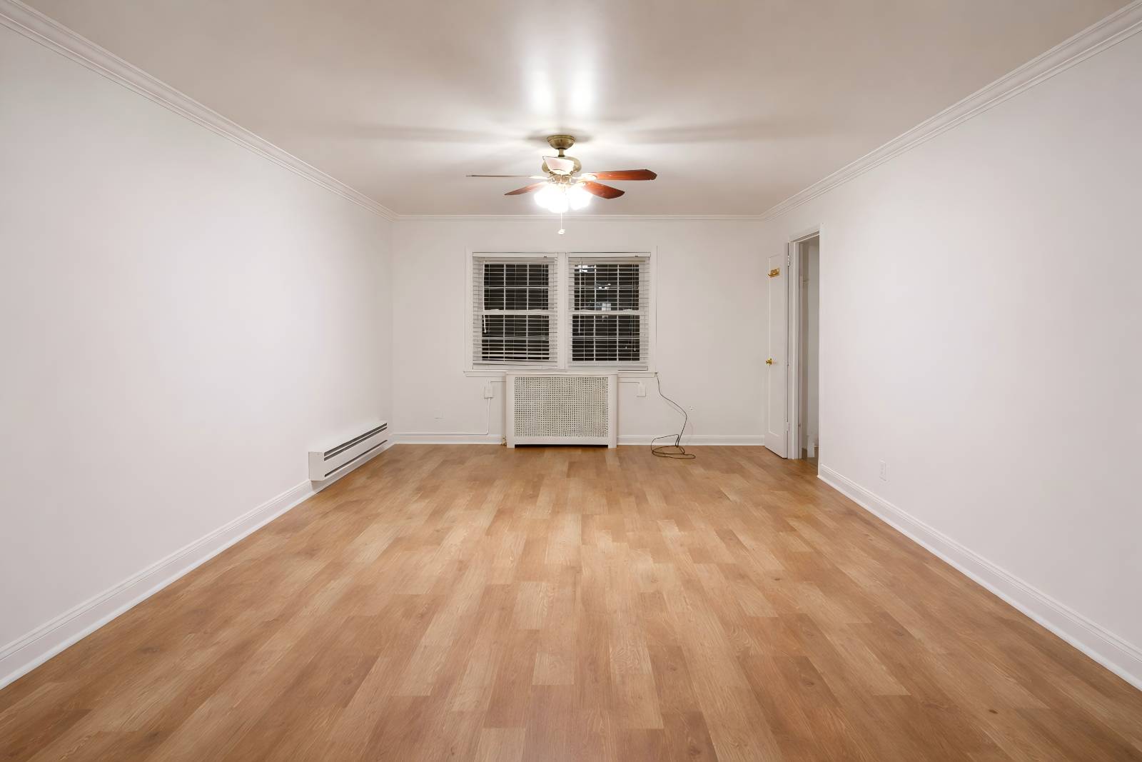 #2 photo, 108-52 63rd Drive, #2, קווינס Forest Hills , NY 11375