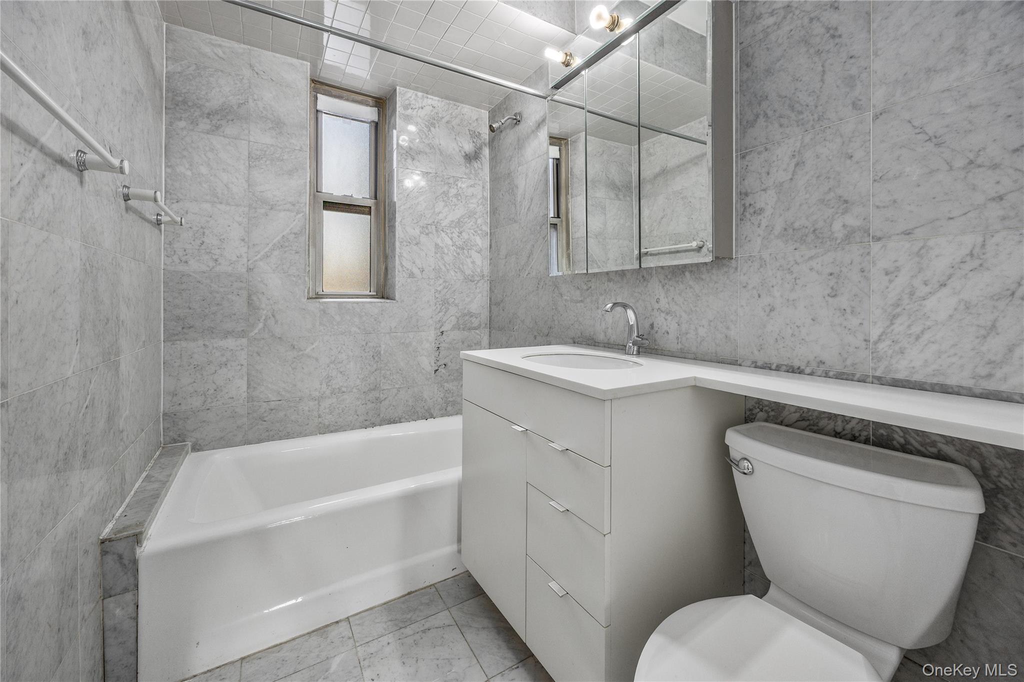 #19 photo, 34-41 85th Street, Куинс ‖ Jackson Heights , NY 11372