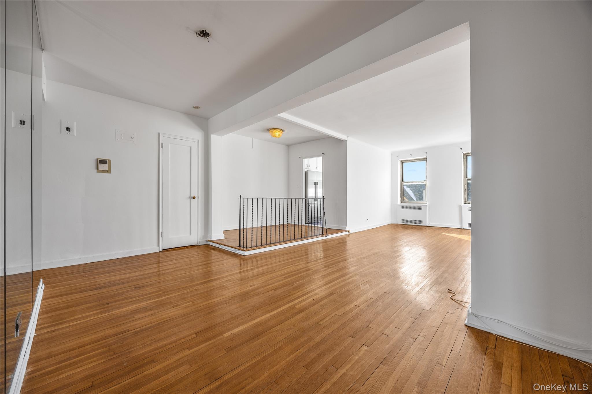 #9 photo, 34-41 85th Street, Куинс ‖ Jackson Heights , NY 11372