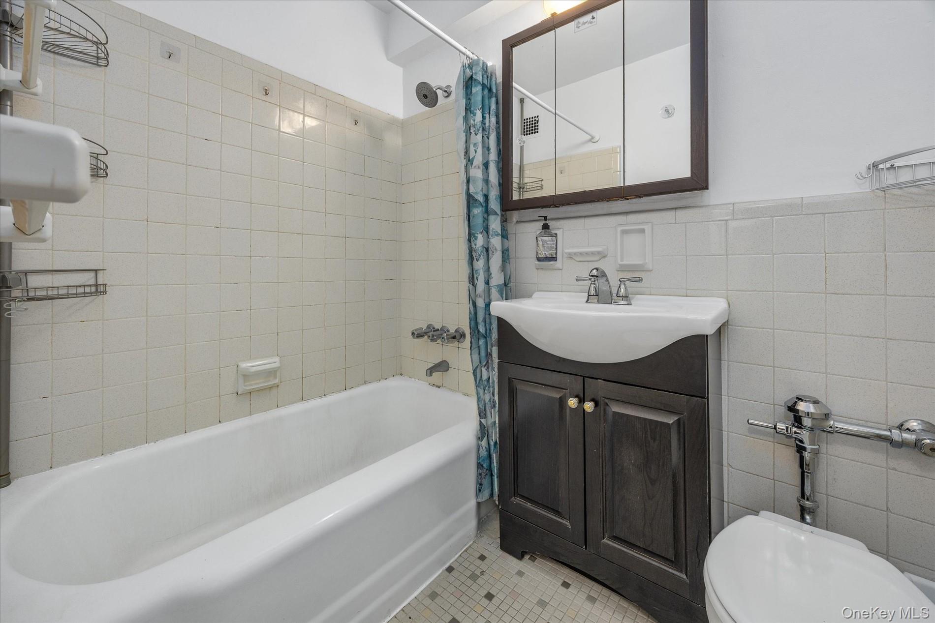 #11 photo, 39-76 57th Street, 皇后区 木边 Woodside , NY 11377