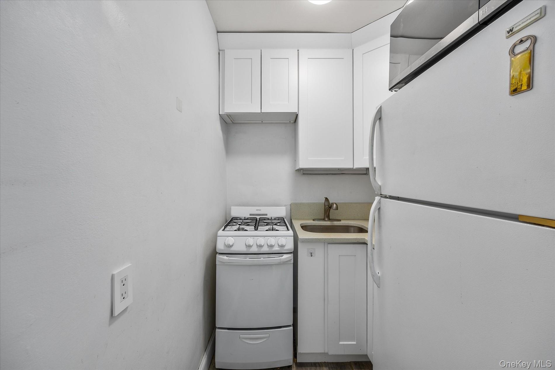 #8 photo, 39-76 57th Street, 皇后区 木边 Woodside , NY 11377