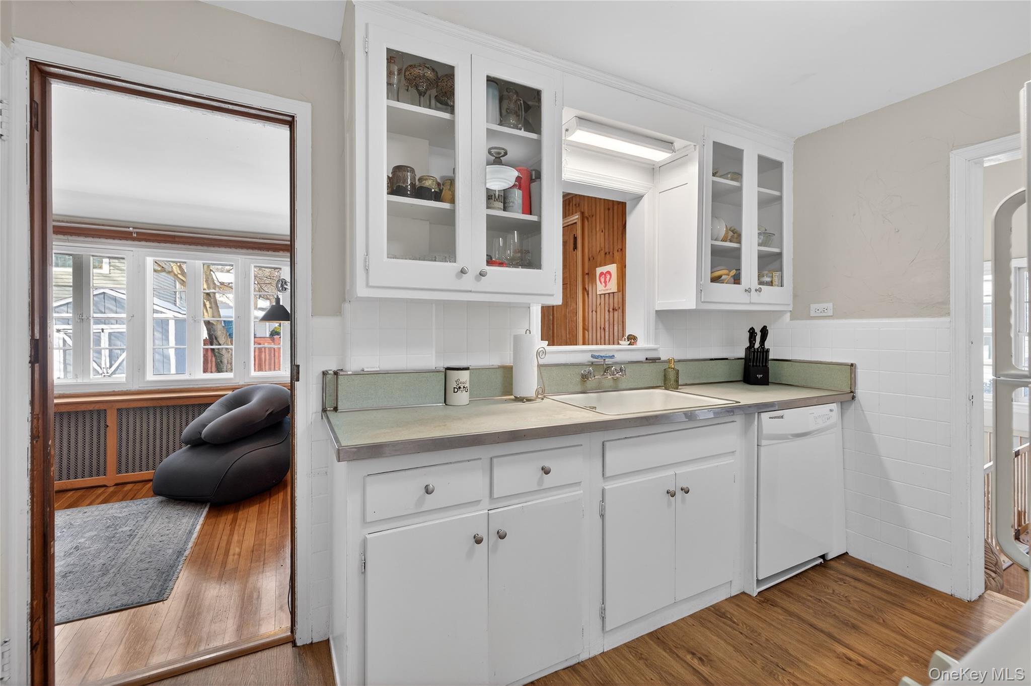 #13 photo, 29 Babylon Turnpike, Нассау ‖ Merrick , NY 11566